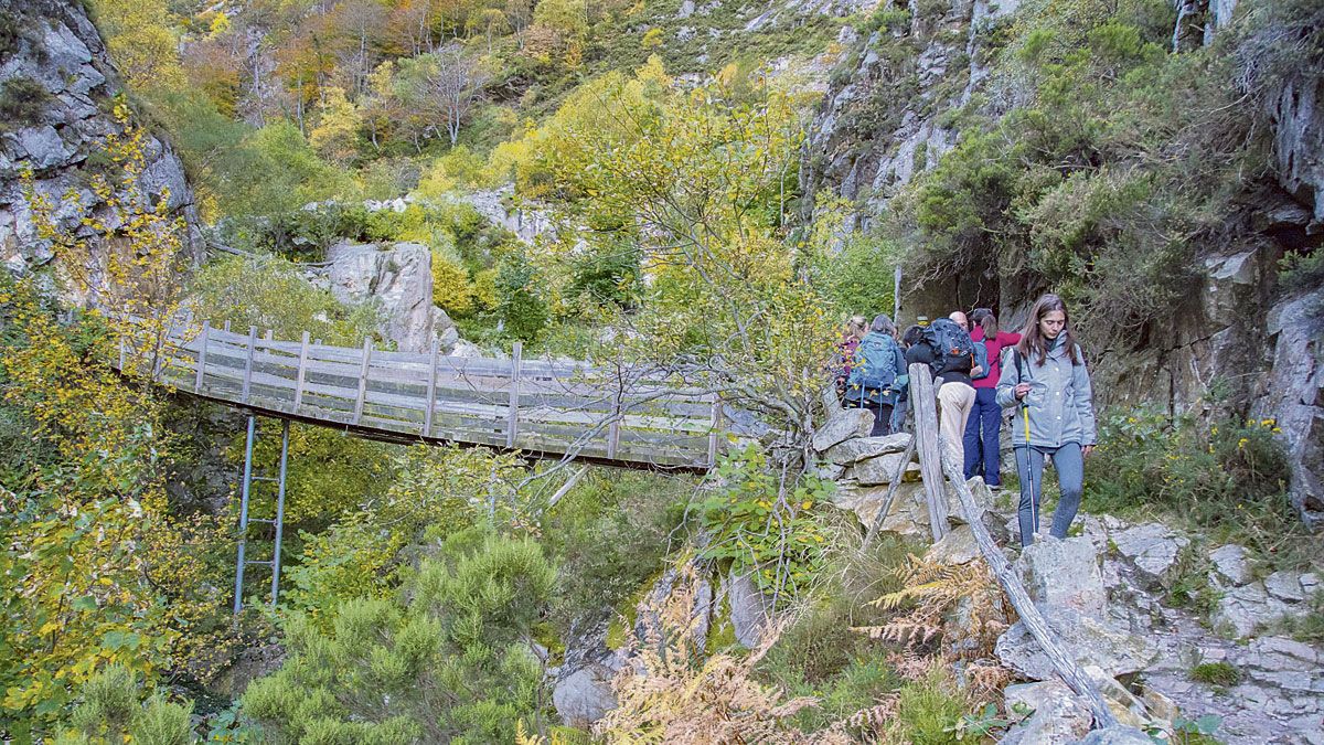 Puente la Calabaza de Abajo, que era colgante. | VICENTE GARCÍA