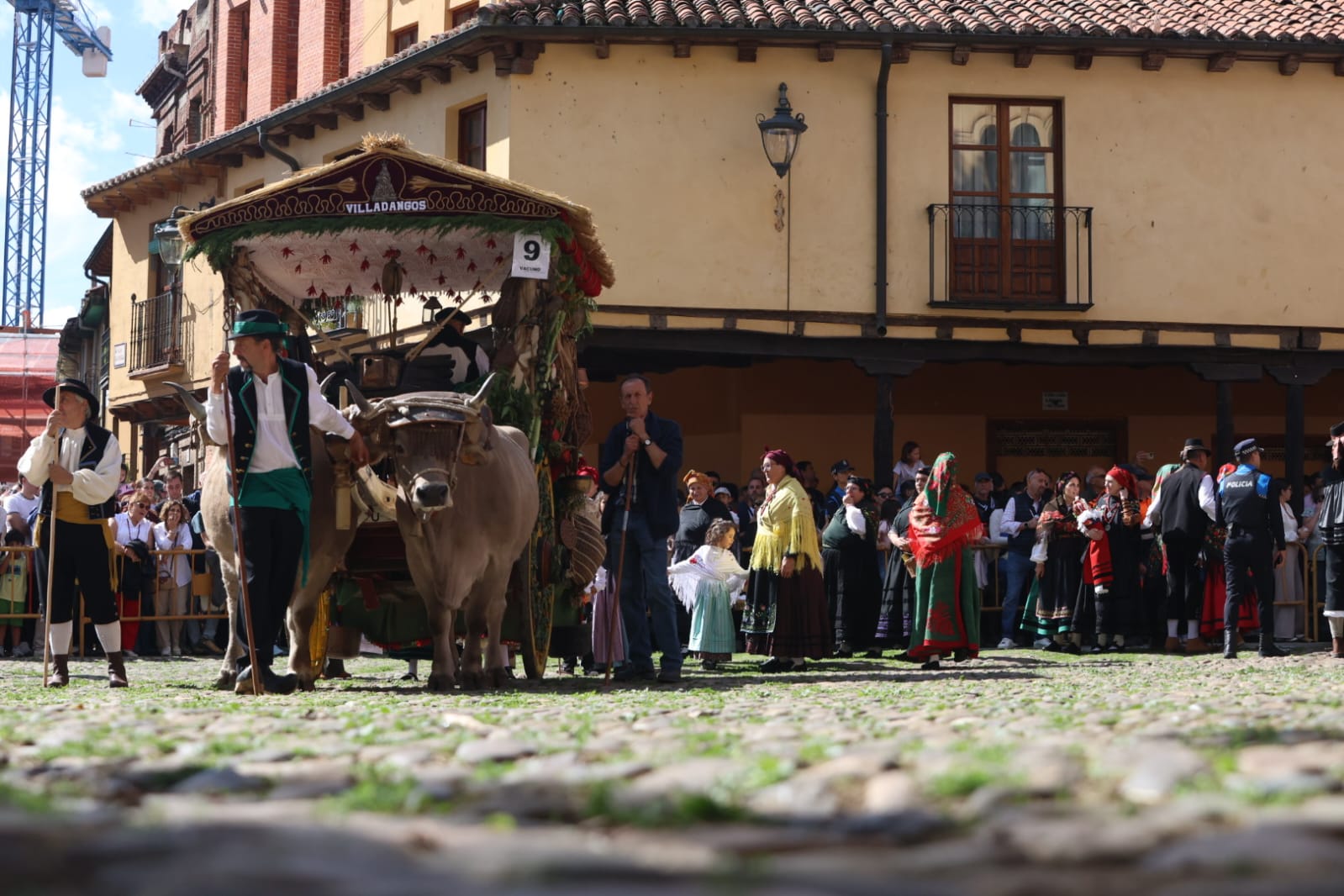 El Desfile de carros engalanados San Froilán 2026, en imágenes 