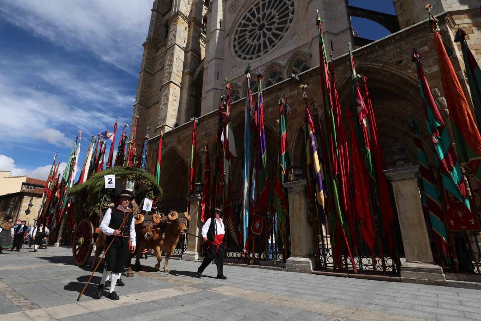 El Desfile de carros engalanados San Froilán 2026, en imágenes 