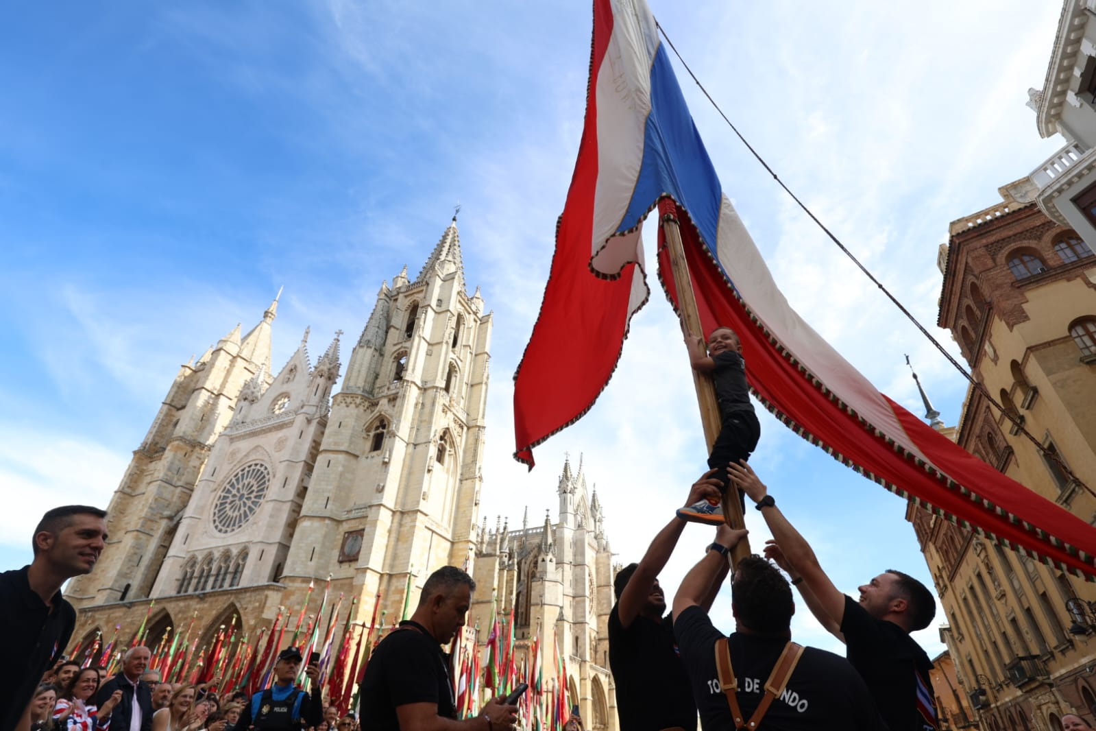 El Desfile de carros engalanados San Froilán 2026, en imágenes 