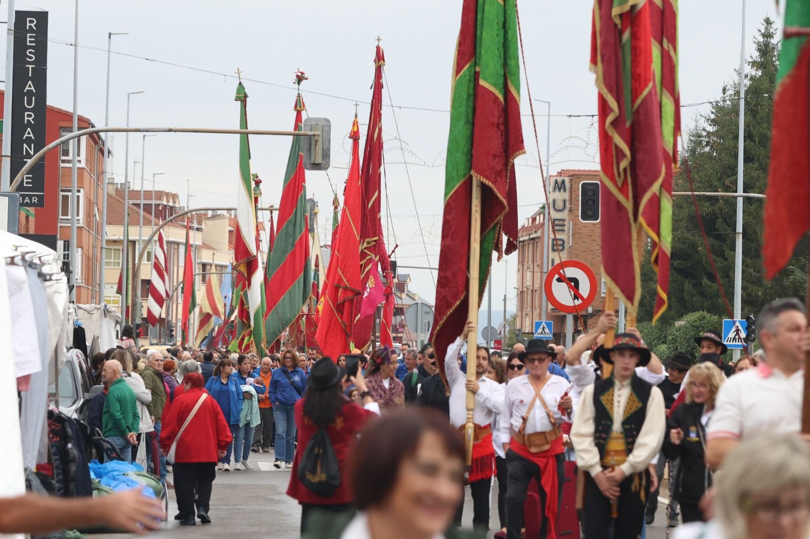 La Romería de San Froilán en La Virgen del Camino, en imágenes