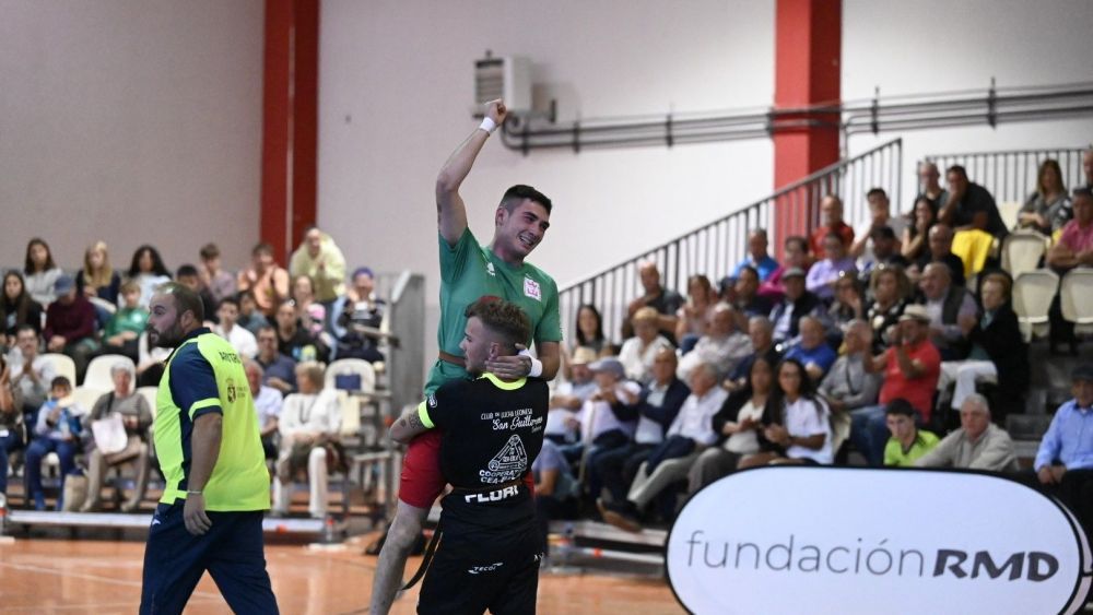 Florián llegó con dos puntos de ventaja al último corro pero al perder la final con Mondelo no ganó la Liga / SAÚL ARÉN 