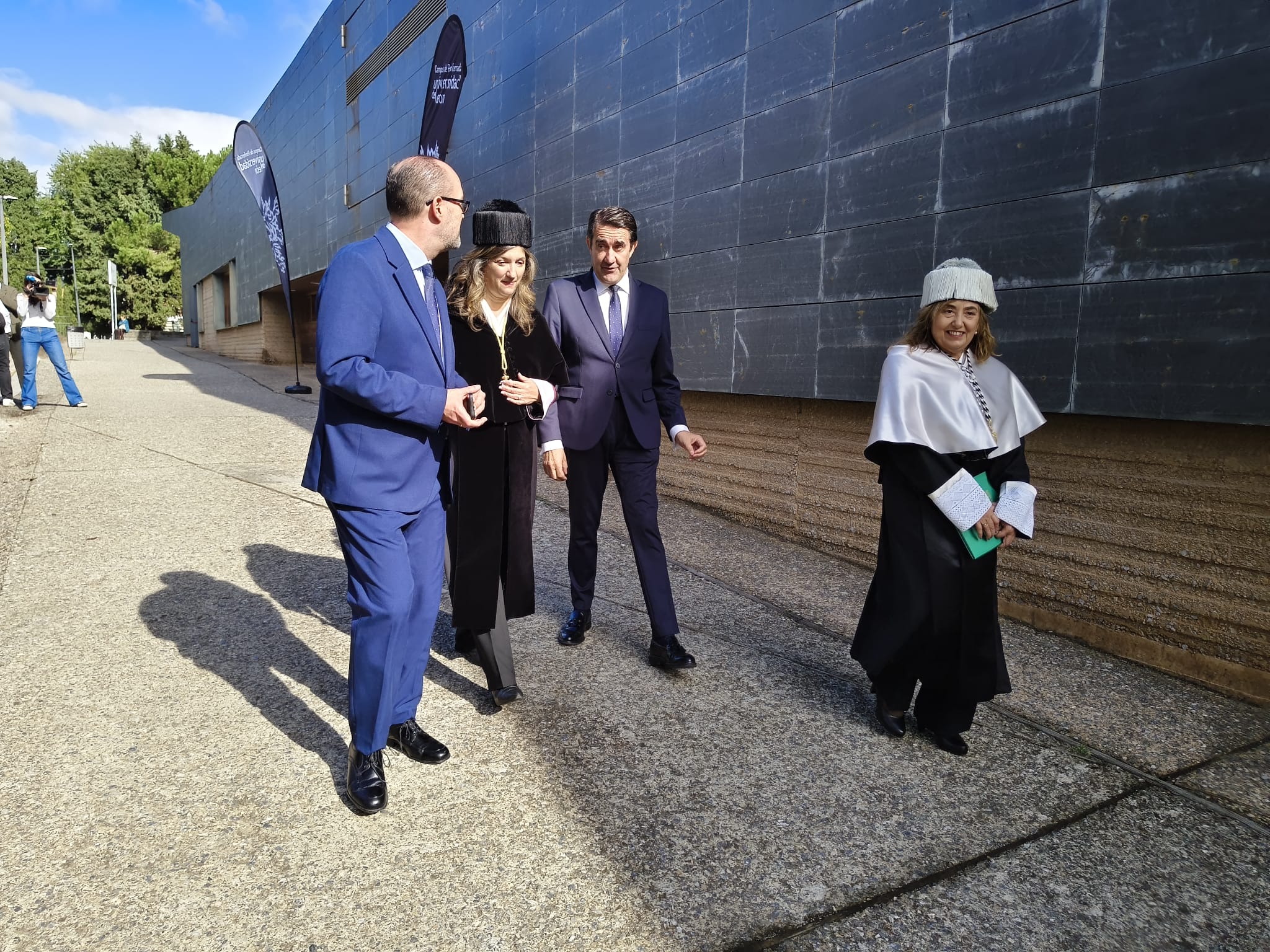 Autoridades y cabezas de equipo rectoral en el inicio de curso. | MAR IGLESIAS