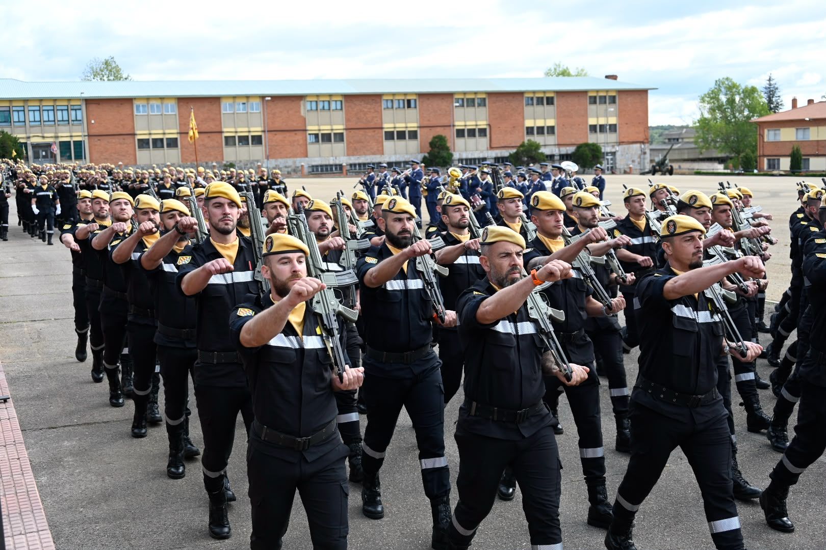 XXI aniversario de la Unidad Militar de Emergencias (UME), en imágenes 