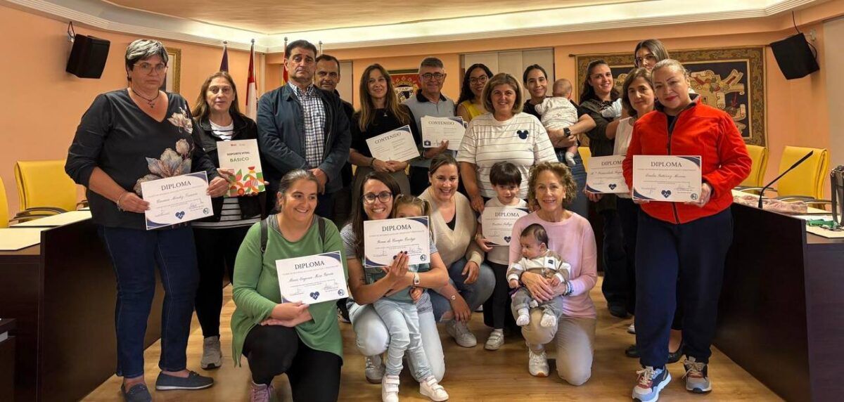 Foto de familia de algunos de los participantes en la formación. | L.N.C.