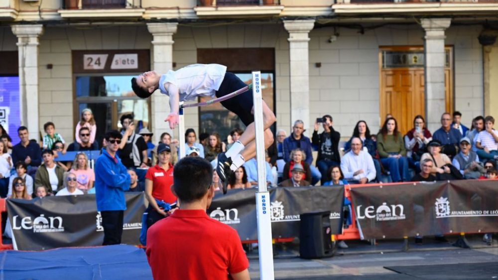 Imagen de una edición anterior del Atletismo en la Calle. | SAÚL ARÉN