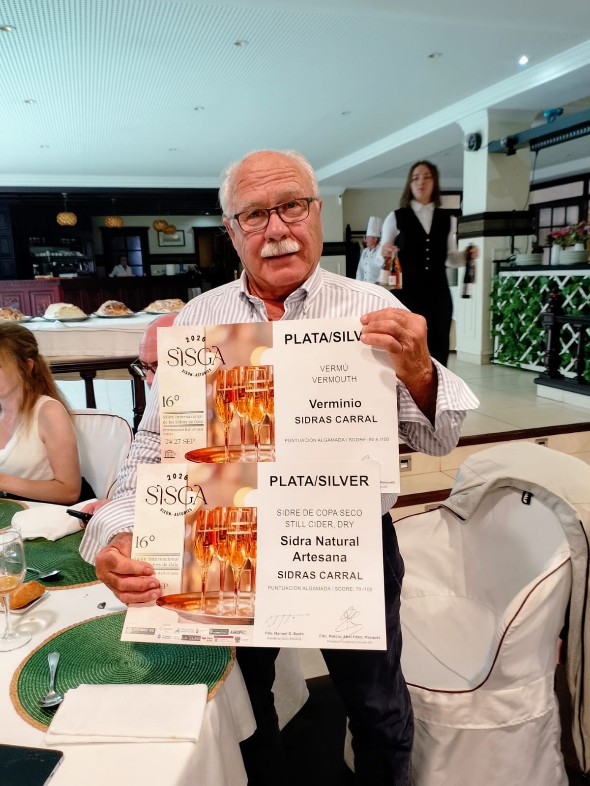 La empresa leonesa Sidra Carral ha conseguido dos medallas de plata en el Salón Internacional de Sidras de Gala. | L.N.C.