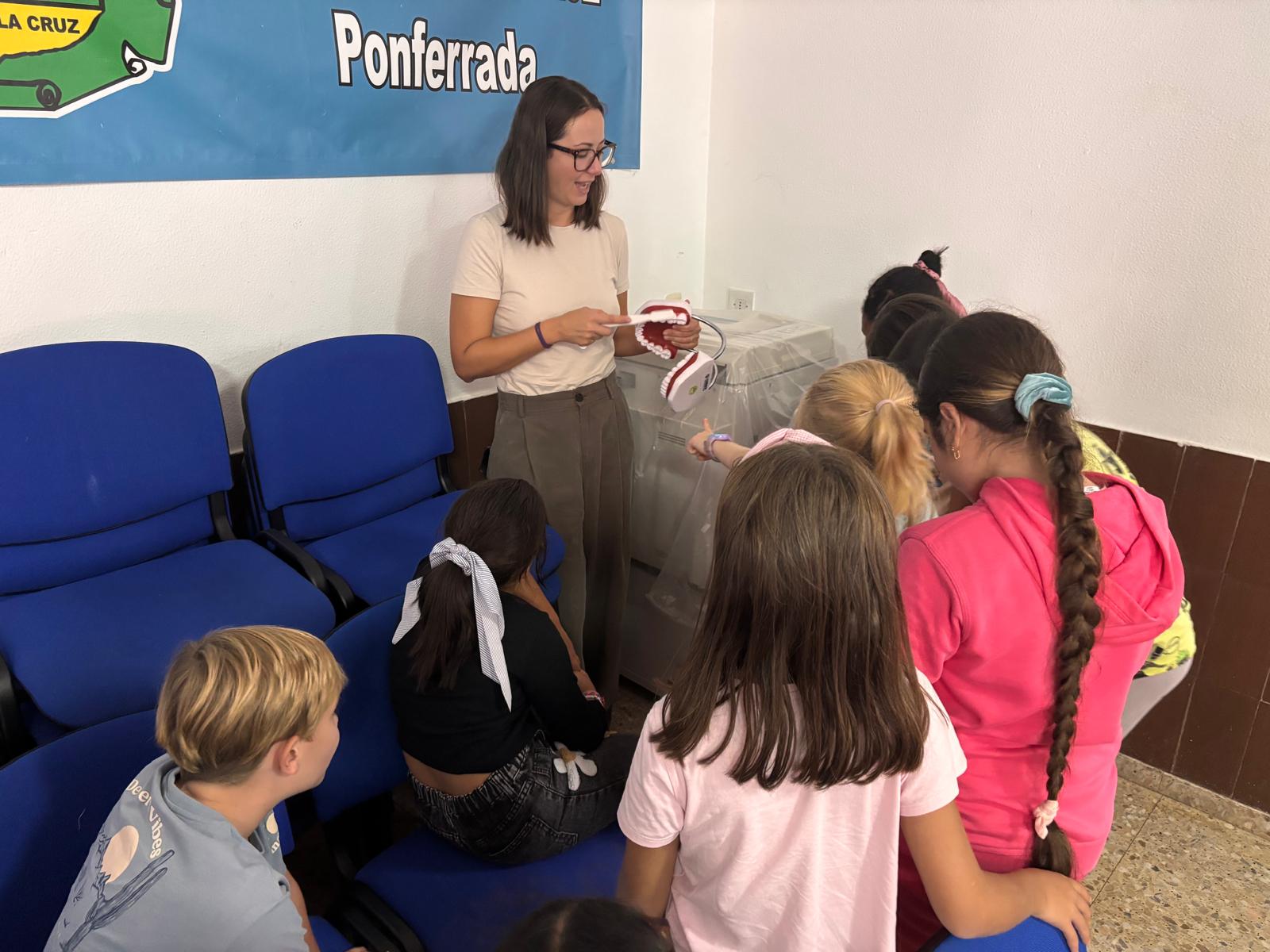 Charla bucodental de la Gasbi en el CEIP Campo de la Cruz.