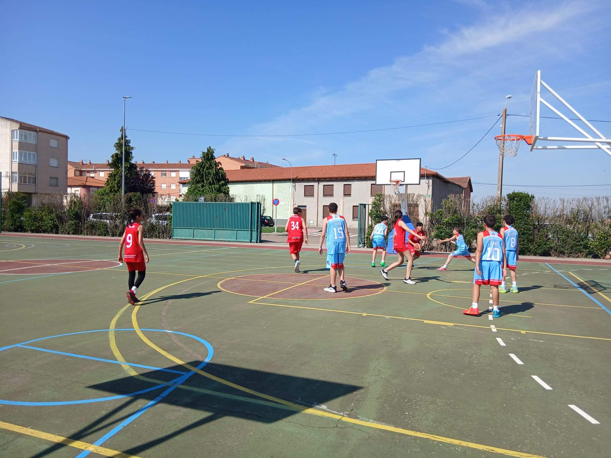 Un partido de baloncesto de las Escuelas Deportivas de Santa María. | L.N.C.