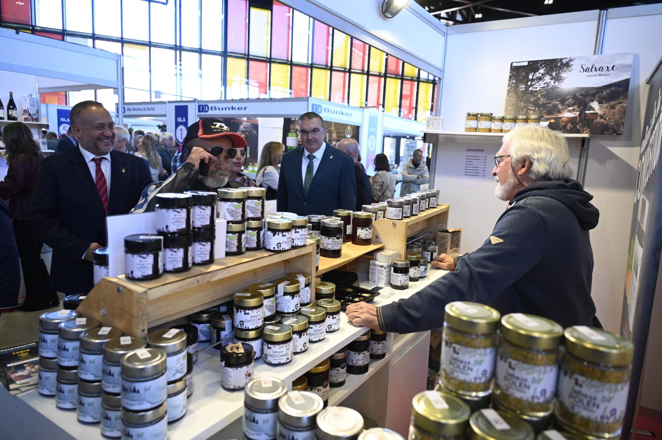 Hasta el 12 de octubre, abre sus puertas la Feria de los Productos de León, que alcanza su récord de participantes con 108 expositores. | SAÚL ARÉN