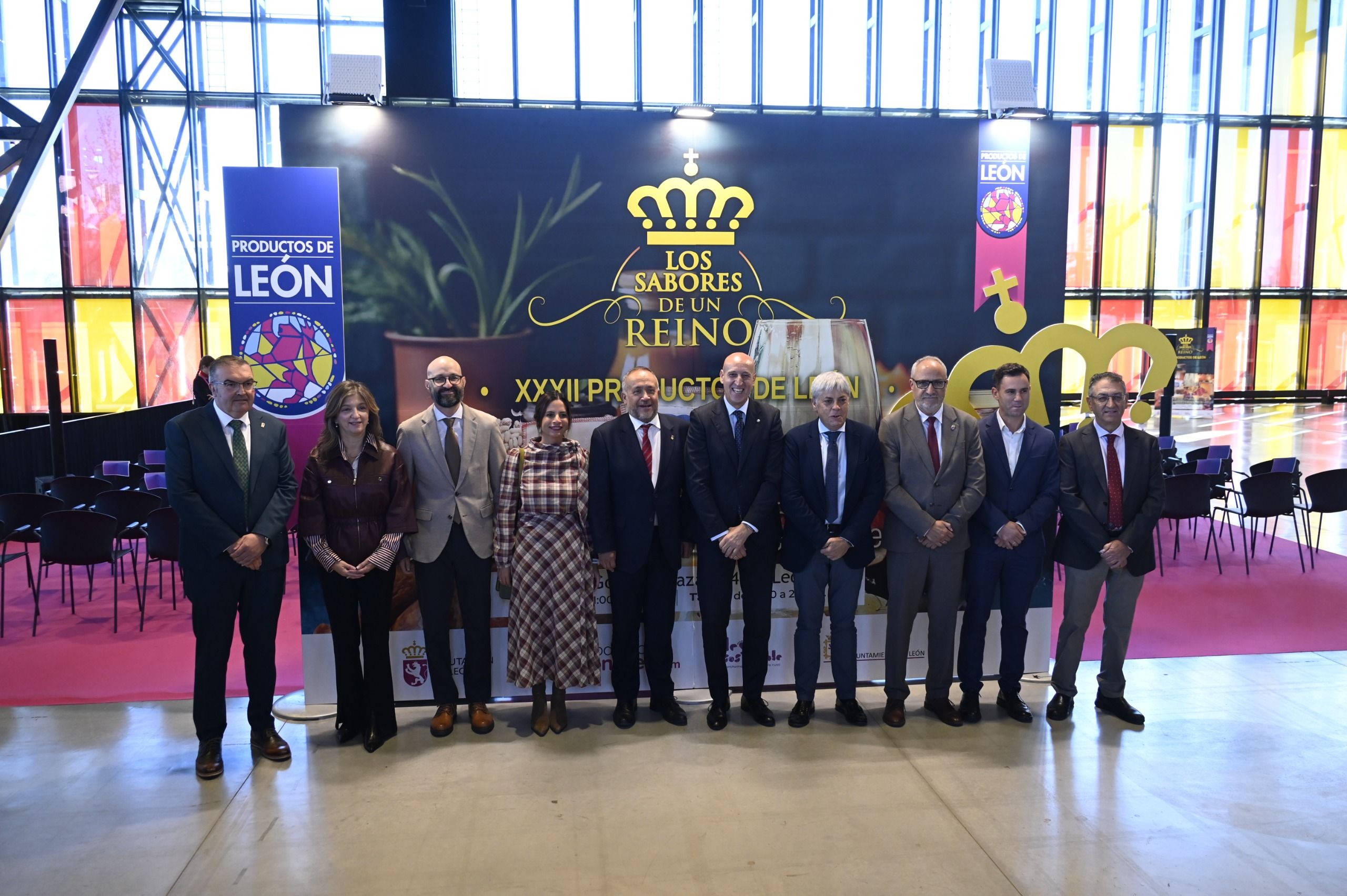 Hasta el 12 de octubre, abre sus puertas la Feria de los Productos de León, que alcanza su récord de participantes con 108 expositores. | SAÚL ARÉN