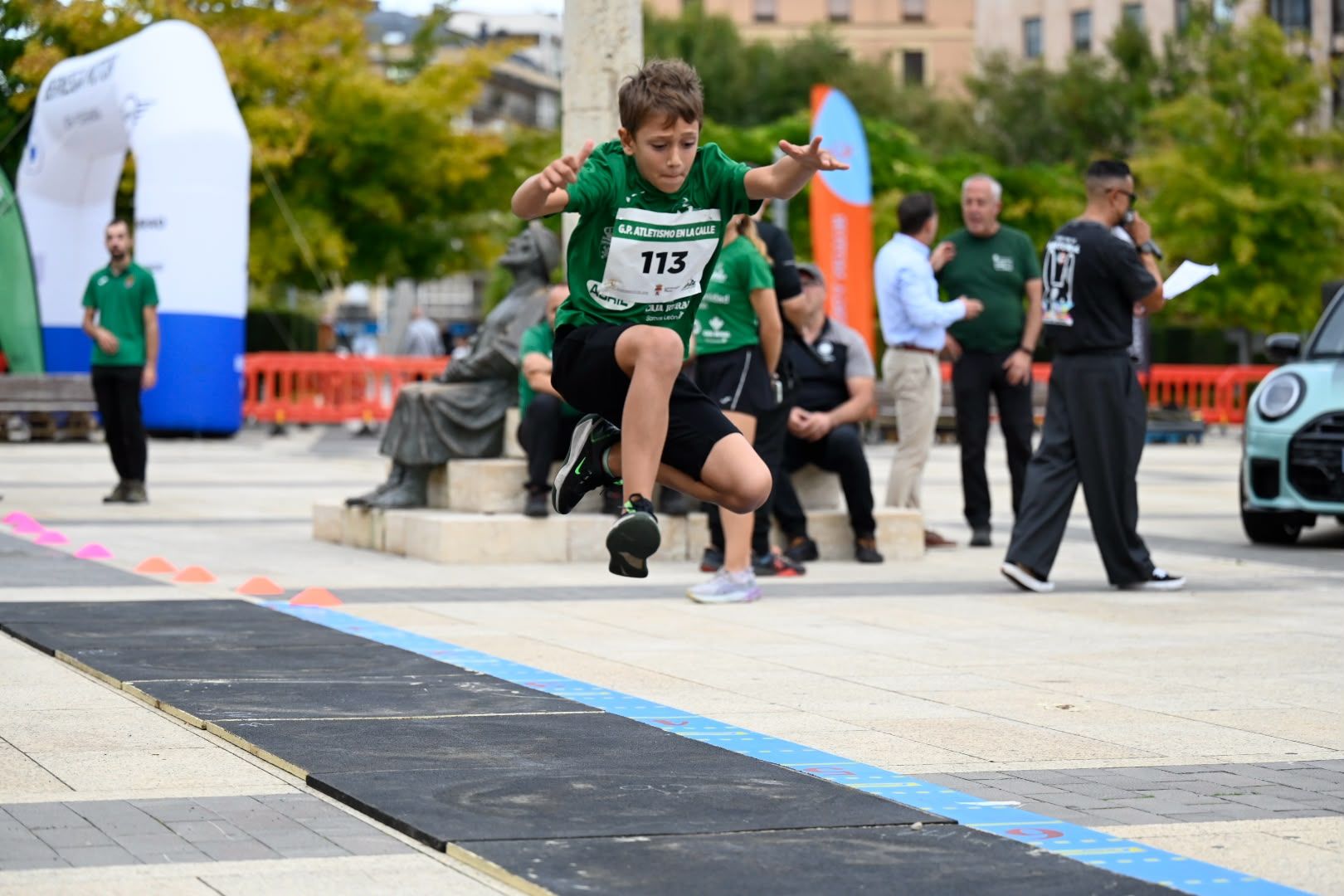 Atletismo en pleno San Marcos. | SAÚL ARÉN