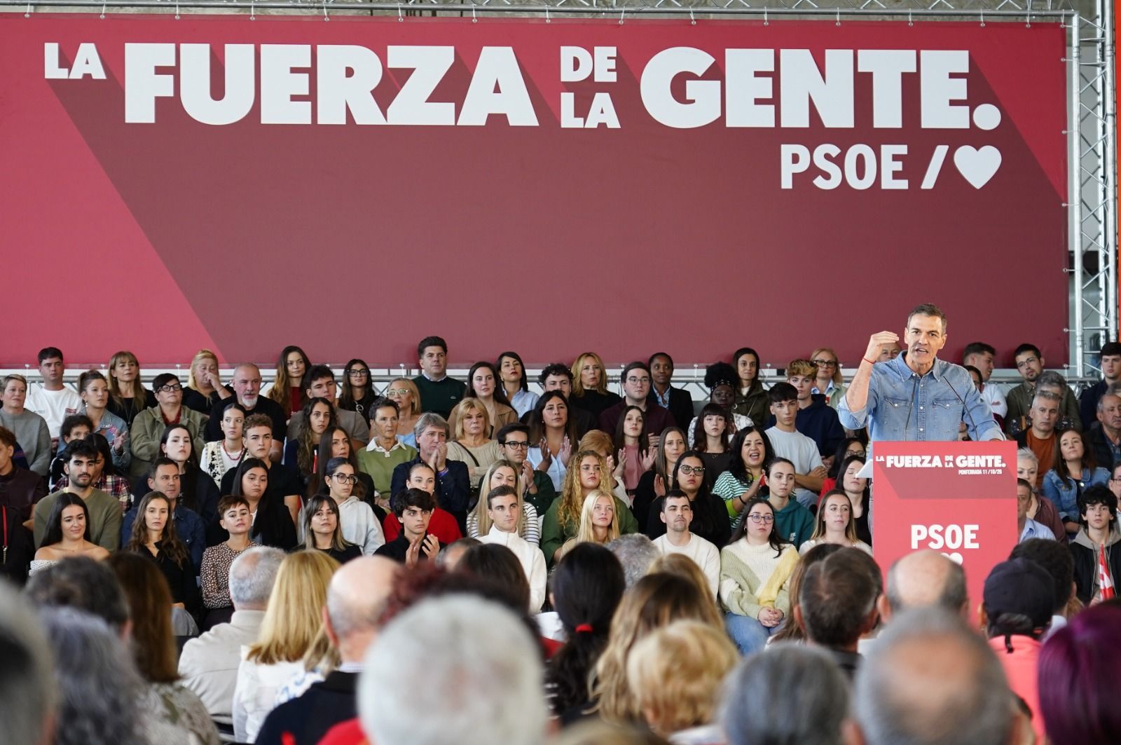 Mitin de Pedro Sánchez en Ponferrada.