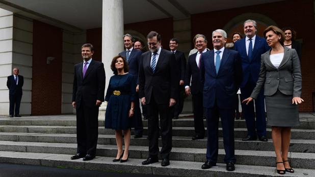 Mariano Rajoy junto a su nuevo equipo de ministros. | ABC.ES