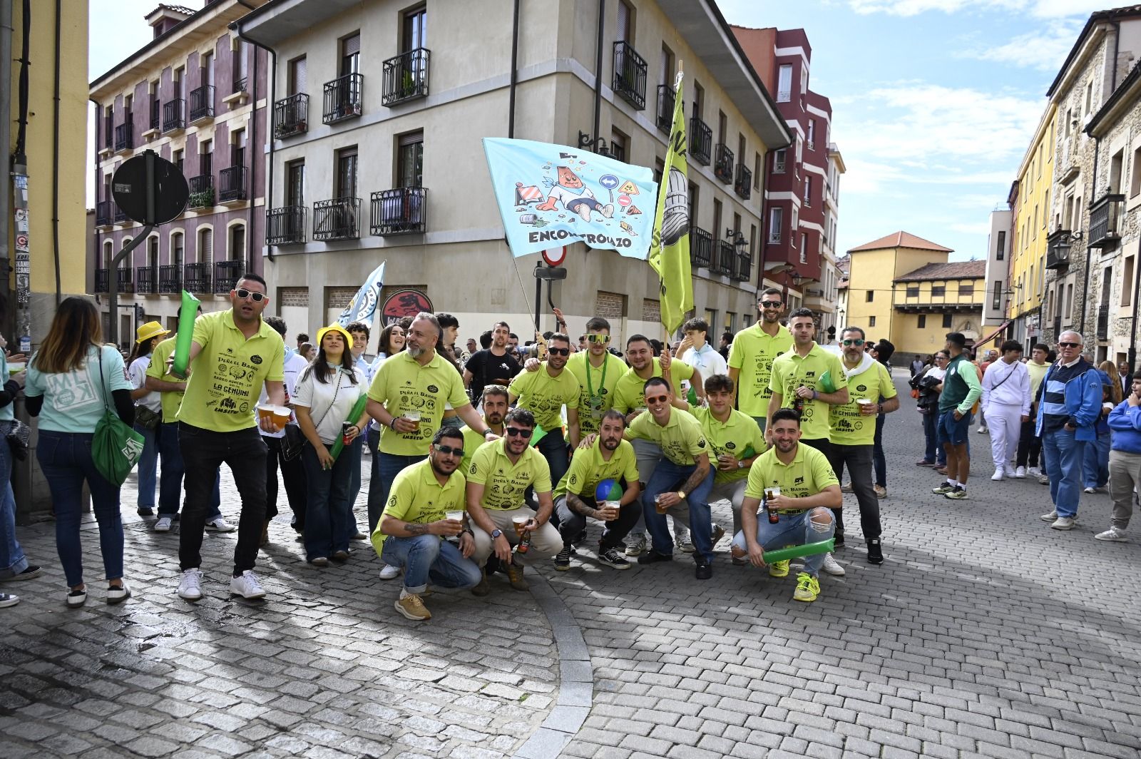Desfile de las peñas de León por San Froilán. | SAÚL ARÉN