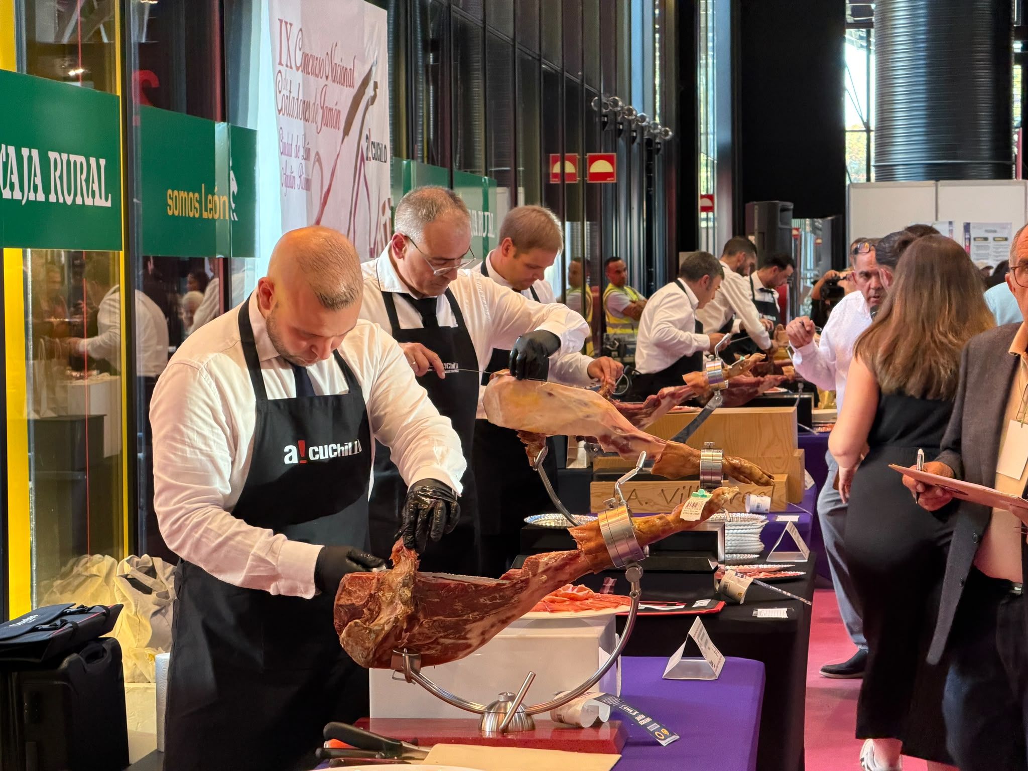 Tercera jornada de la Feria de Productos de León. | SAÚL ARÉN