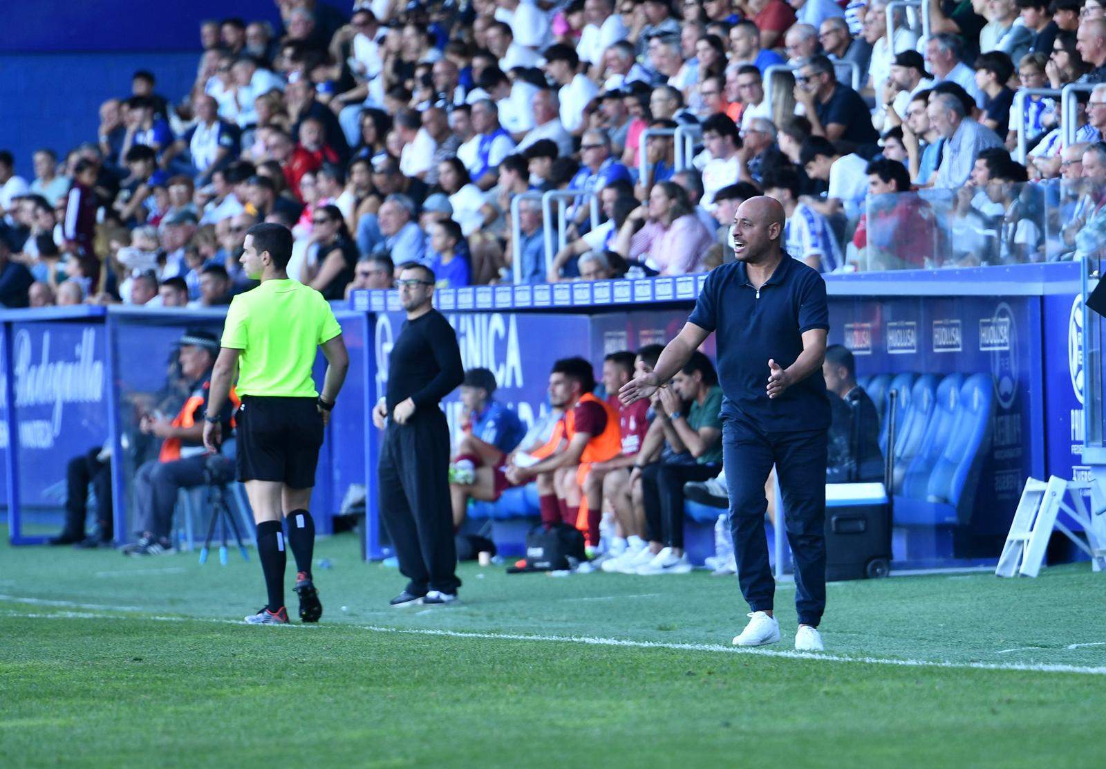 La Deportiva se vio sorprendida por un Real Avilés que se llevó los tres puntos del Toralín. REPORTAJE GRÁFICO QUINITO (23)