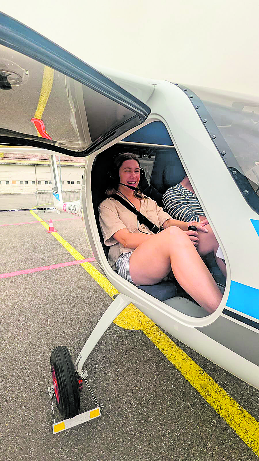 Alva lista para el vuelo en un helicóptero. | L.N.C. Alva lista para el vuelo en un helicóptero. | L.N.C.