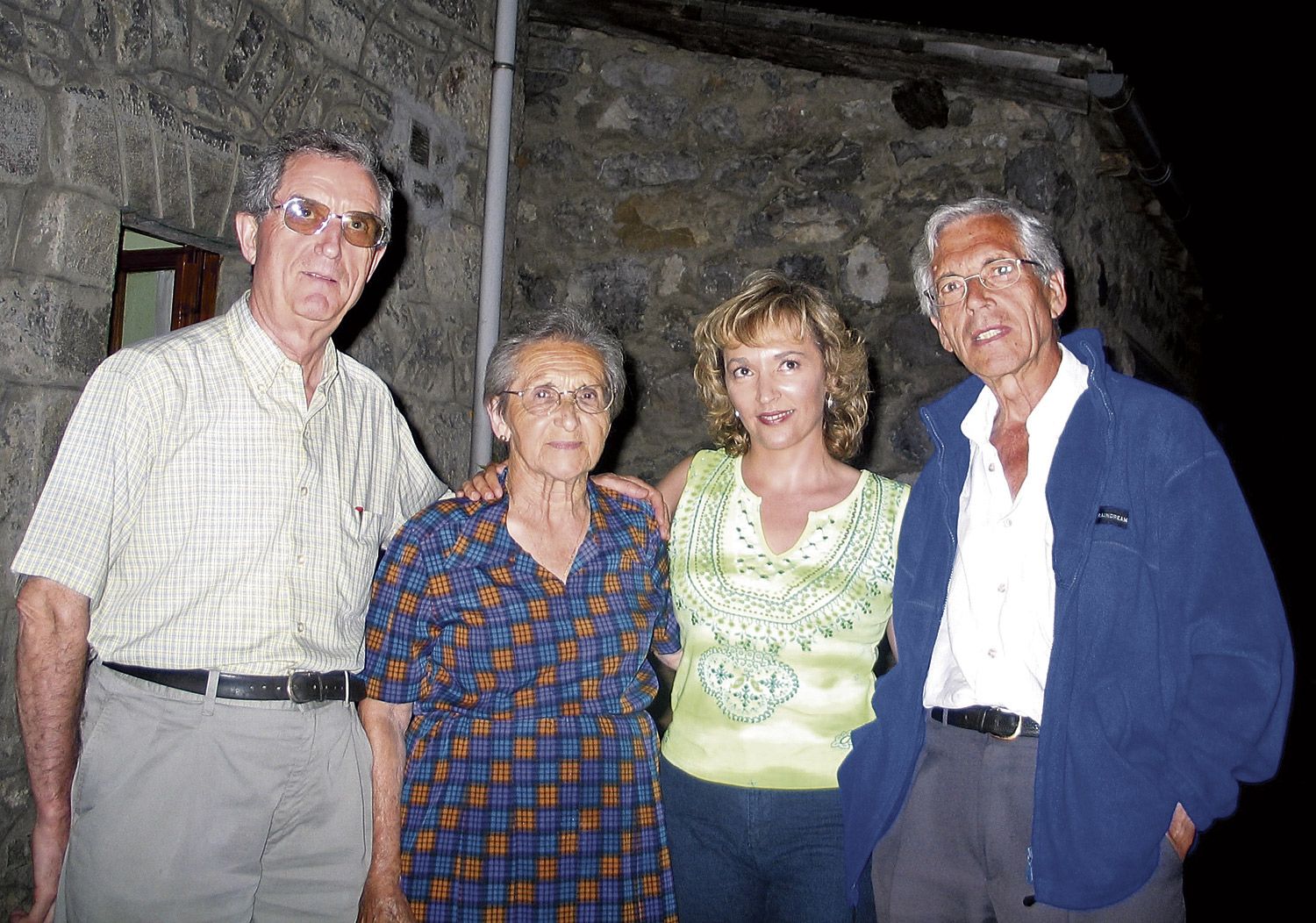 Santiago con sus amigos Ramón Lozano, Teófila Gao y Ana I. Martínez de Paz. | L.N.C. Santiago con sus amigos Ramón Lozano, Teófila Gao y Ana I. Martínez de Paz. | L.N.C.