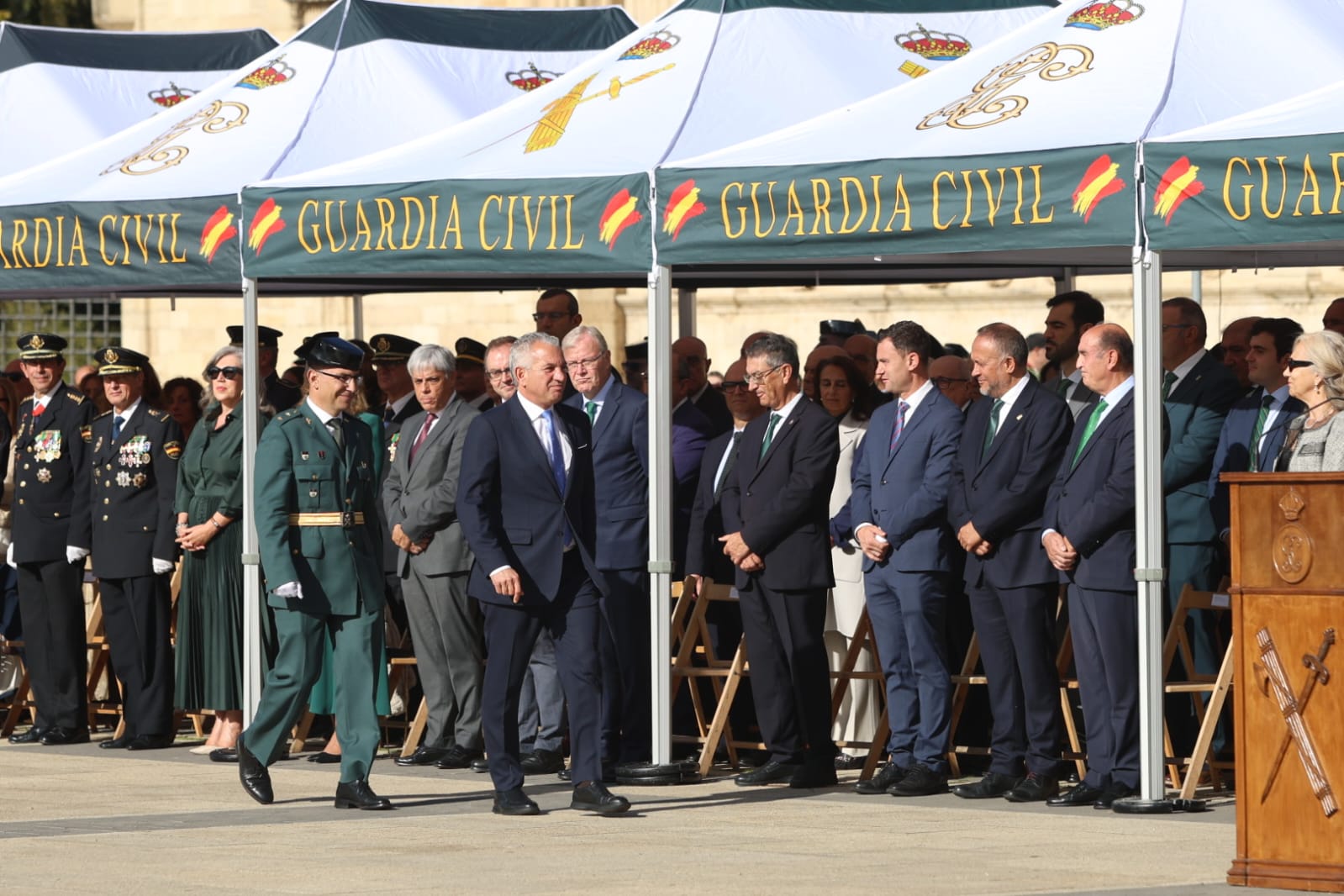 Celebración de la Guardia Civil de León de la fiesta del Pilar. | FERNANDO OTERO