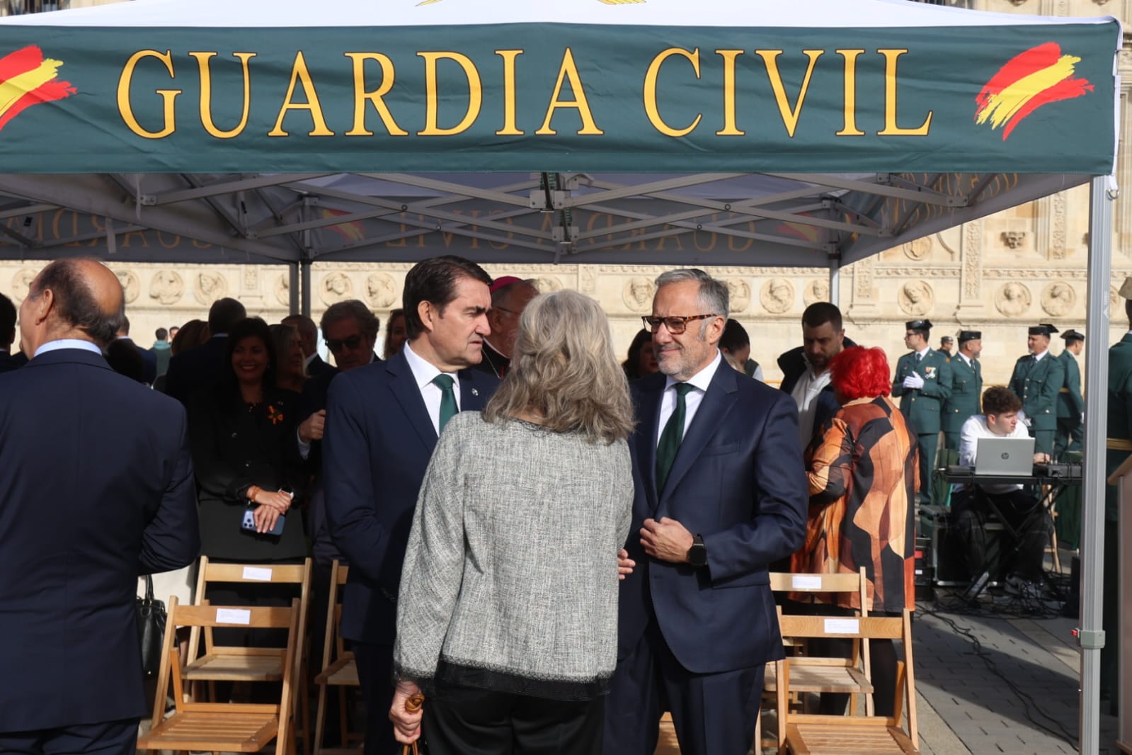 Celebración de la Guardia Civil de León de la fiesta del Pilar. | FERNANDO OTERO