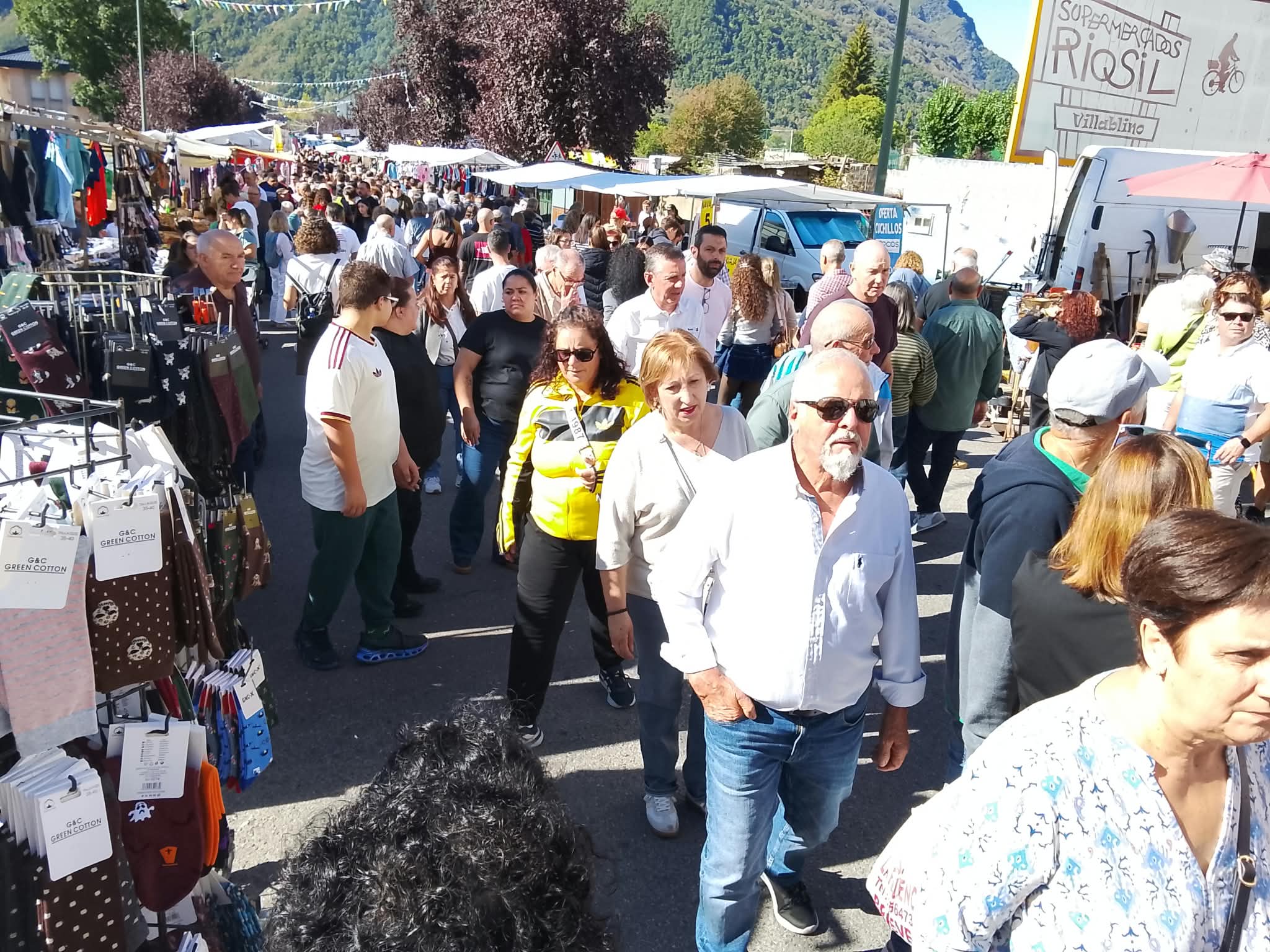 La Feriona toma Villablino. | ESTEFANÍA NIÑO