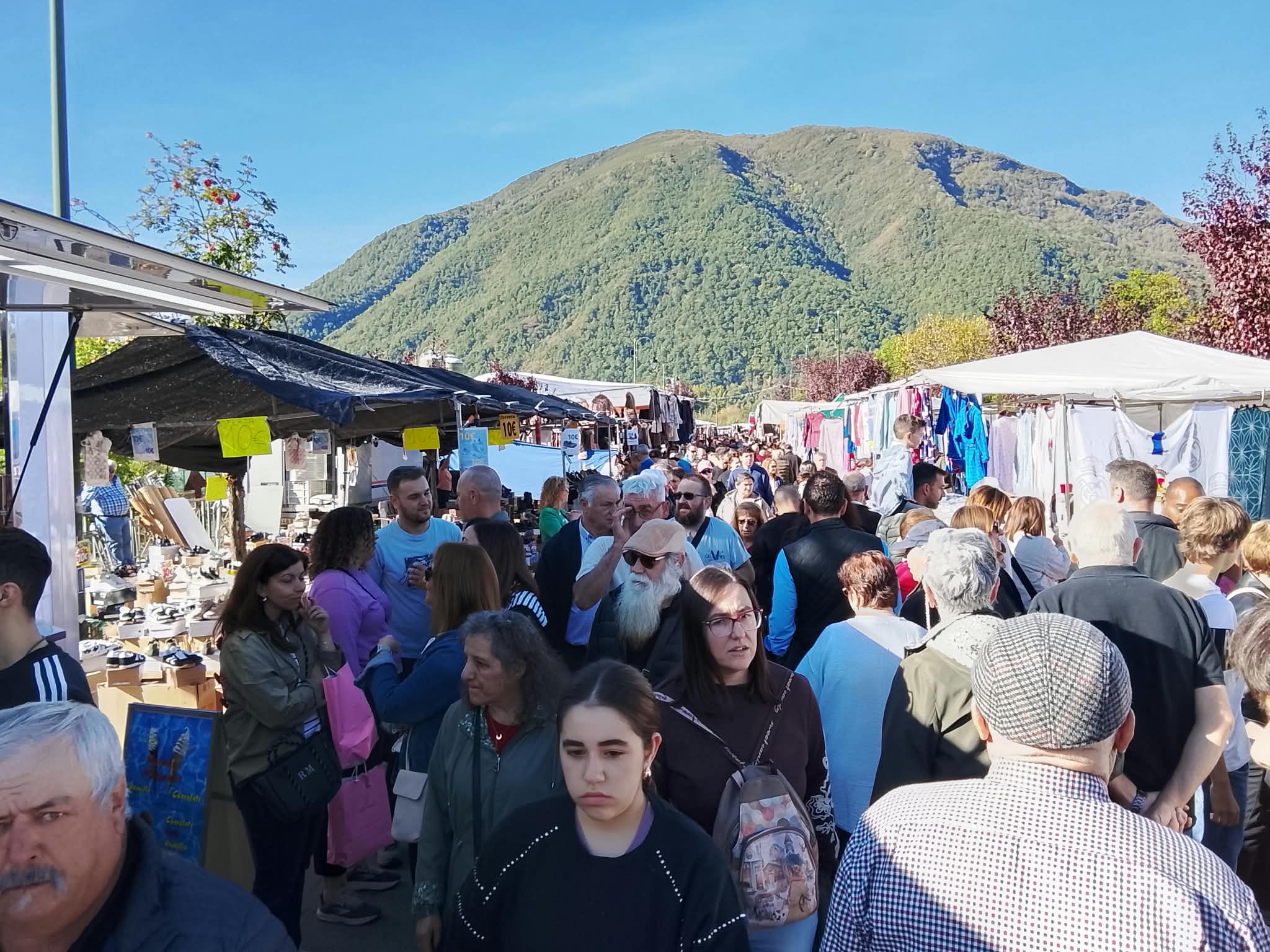 La Feriona toma Villablino. | ESTEFANÍA NIÑO
