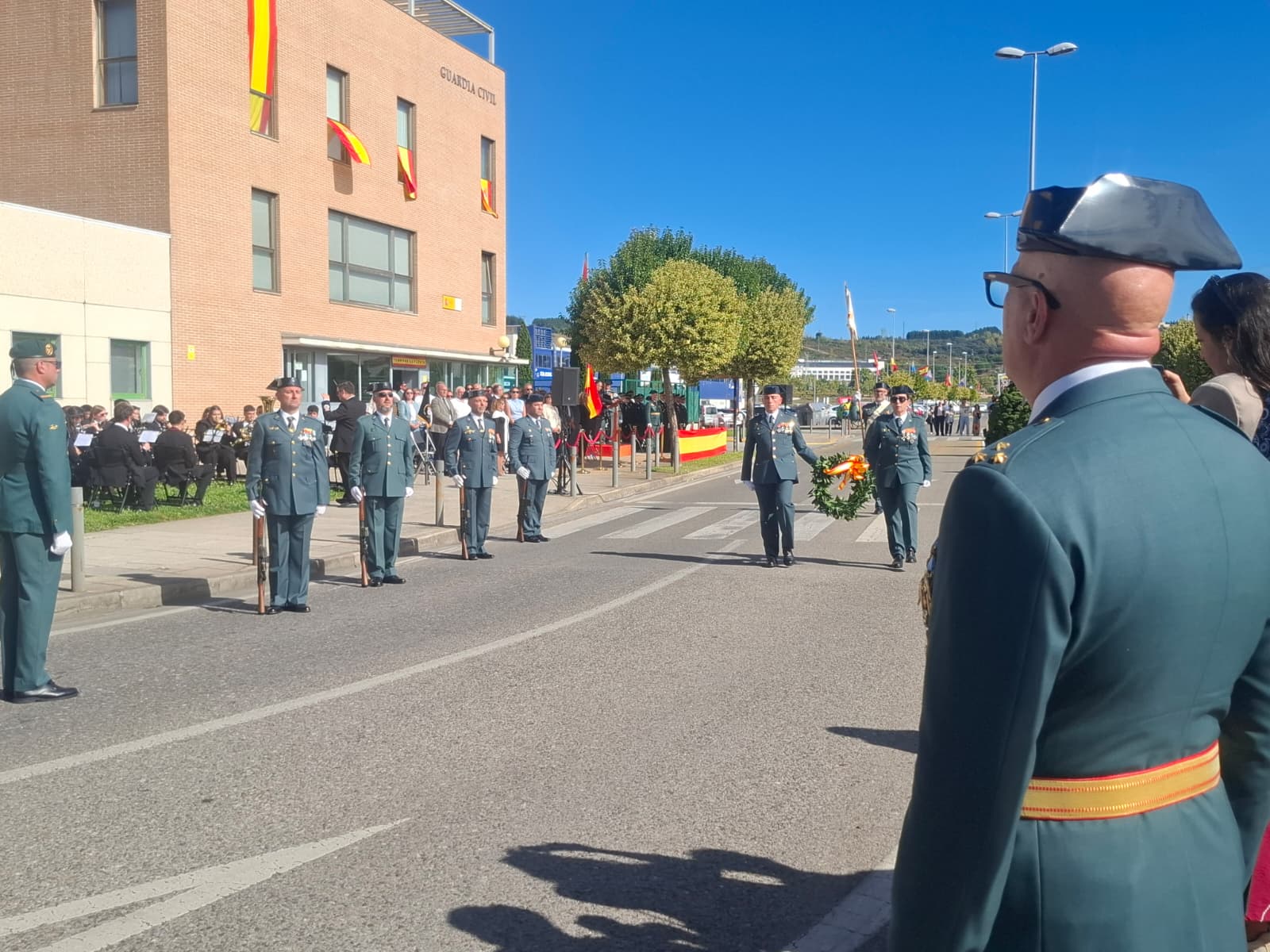 Un instante del acto de la Guardia Civil celebrado por el Día del Pilar en Ponferrada. | L.N.C.