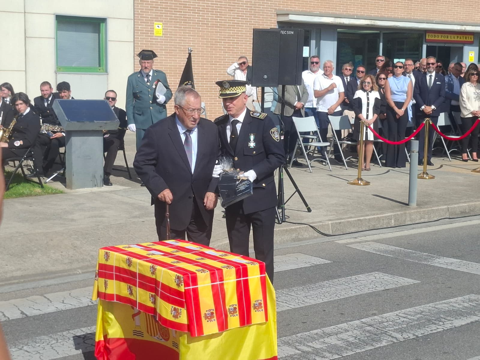 Homenaje a Arturo Pereira. | L.N.C. Homenaje a Arturo Pereira. | L.N.C.