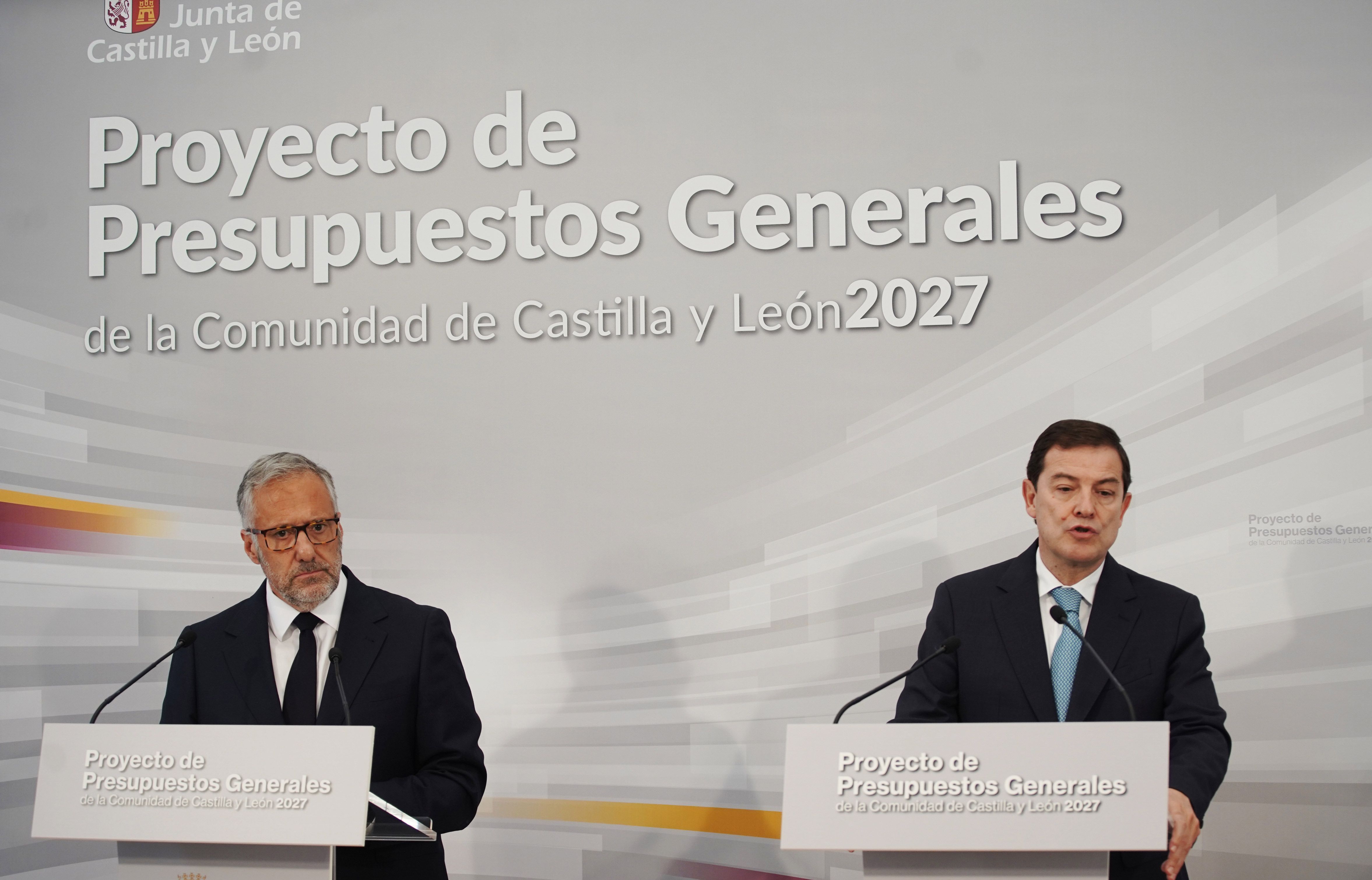 El presidente de la Junta, Alfonso Fernández Mañueco, y el vicepresidente primero, Carlos Pollán, presentan los presupuestos de Castilla y León para 2027. | ICAL El presidente de la Junta, Alfonso Fernández Mañueco, y el vicepresidente primero, Carlos Pollán, presentan los presupuestos de Castilla y León para 2027. | ICAL