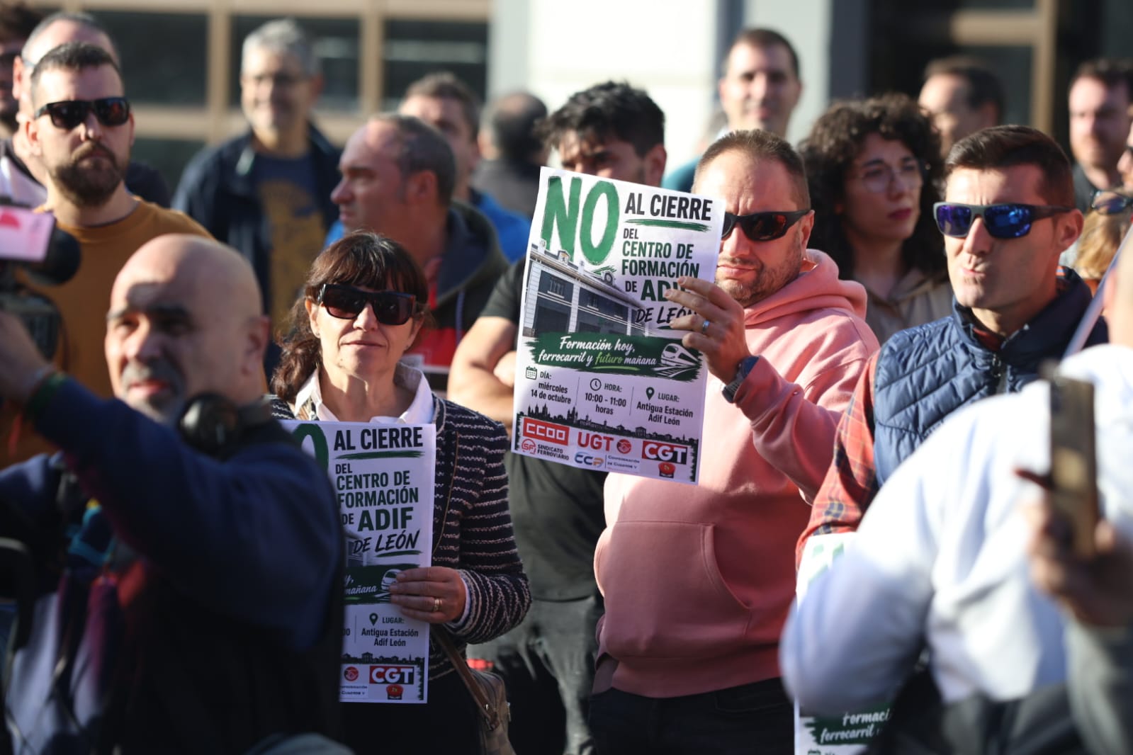 Concentración en contra del cierre del centro de formación de Adif en León