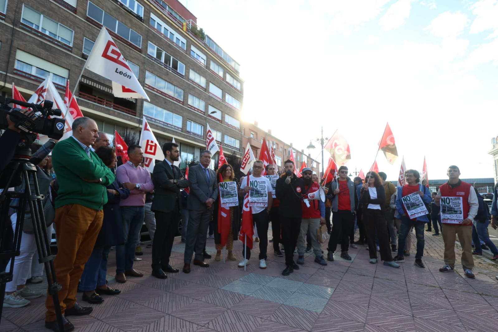Concentración en contra del cierre del centro de formación de Adif en León 