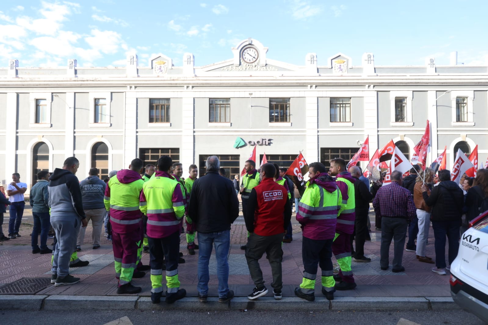 Concentración en contra del cierre del centro de formación de Adif en León 