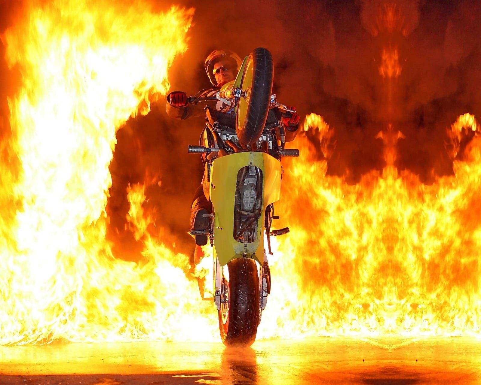 Uno de los platos fuertes será la exhibición de acrobacias sobre moto a cargo de Paulo Martinho. | L.N.C. Uno de los platos fuertes será la exhibición de acrobacias sobre moto a cargo de Paulo Martinho. | L.N.C.