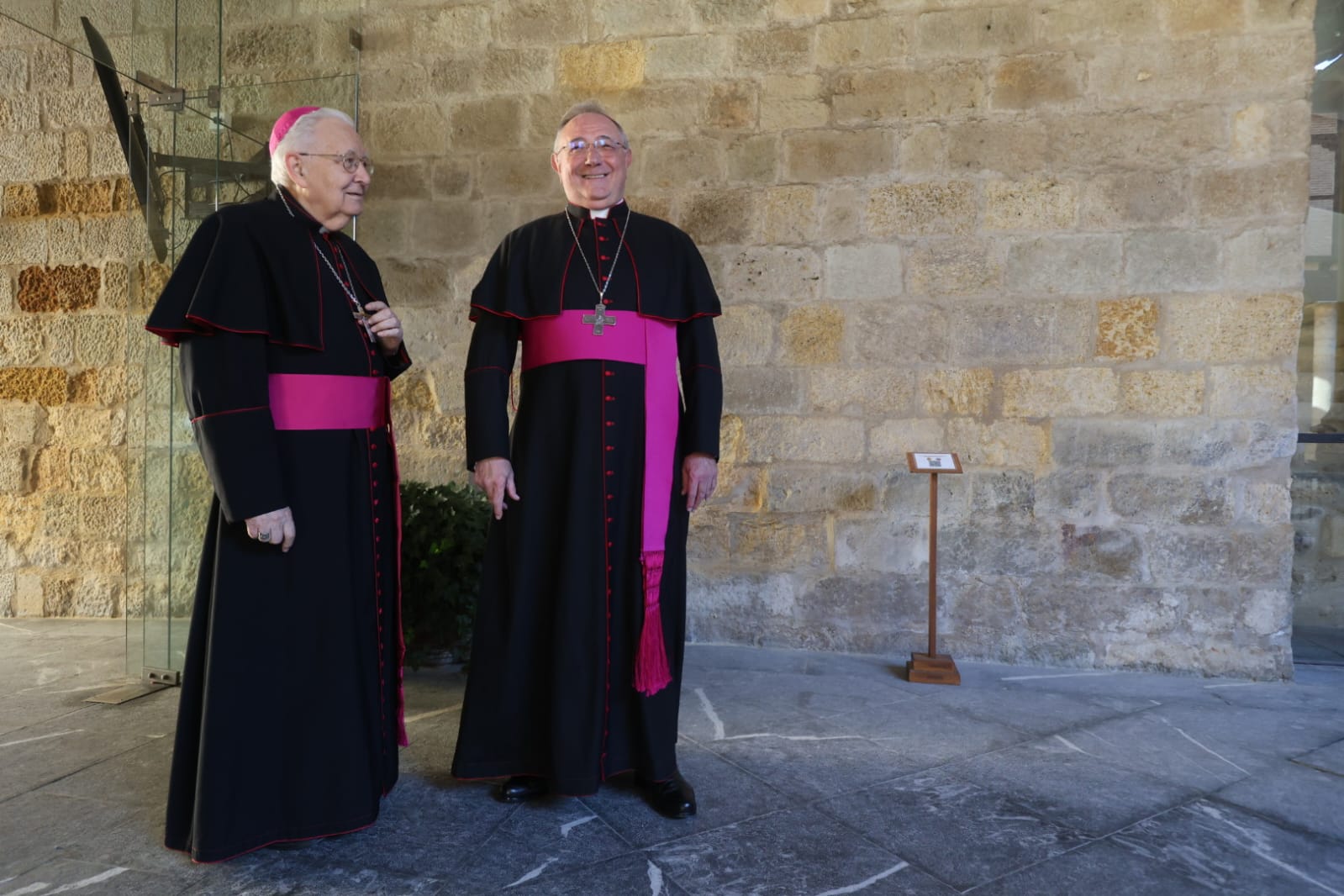 La Diócesis de León recibe la Medalla de Oro de la ciudad. | FERNANDO OTERO