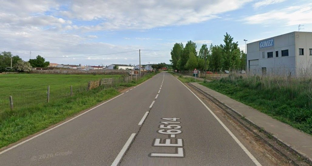 Imagen de la LE-6514 a su paso por Villamañán. |GOOGLE MAPS