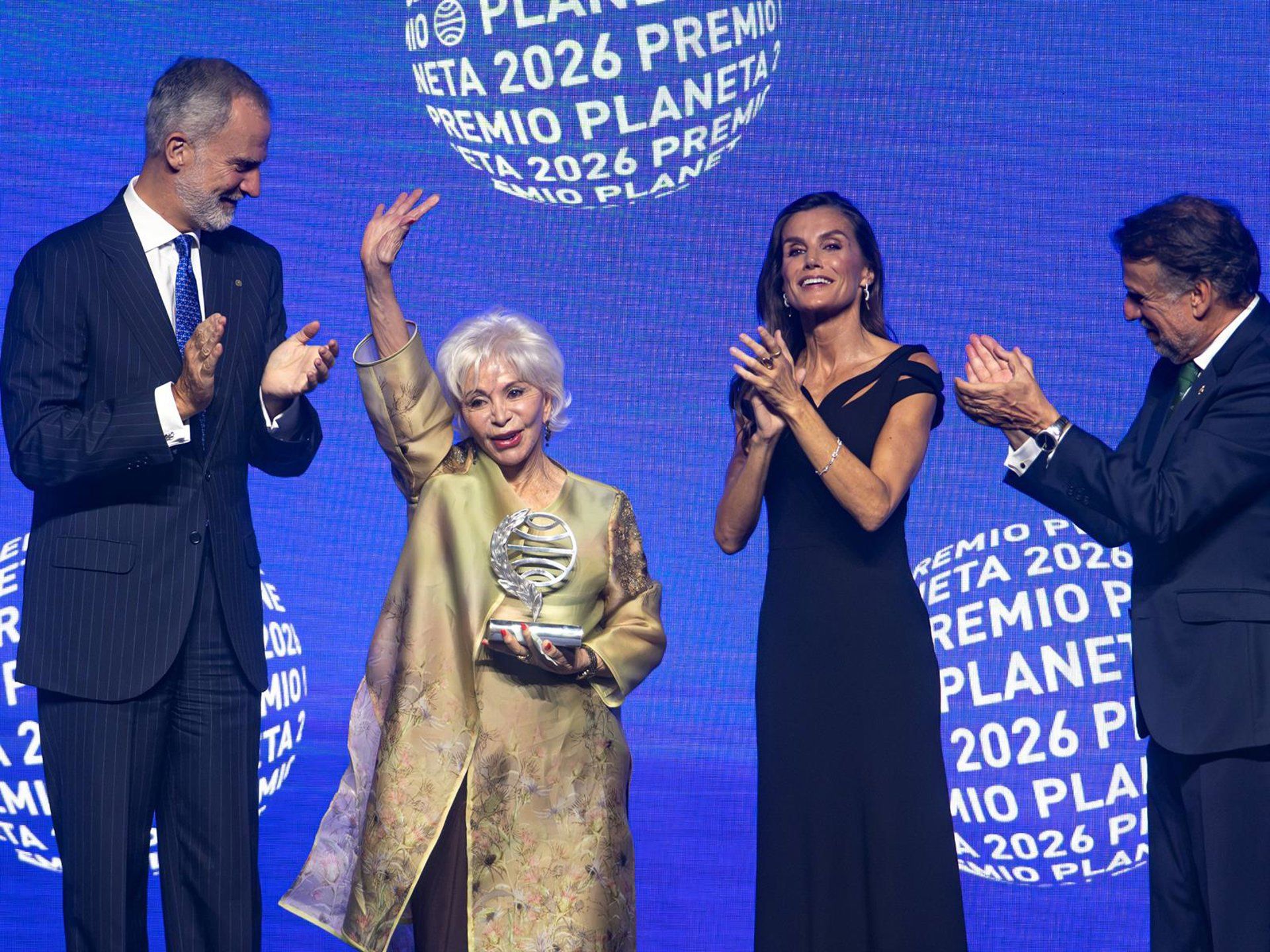 Isabel Allende, ganadora del Premio Planeta en su 75 edición que han presidido los Reyes | EUROPA PRESS