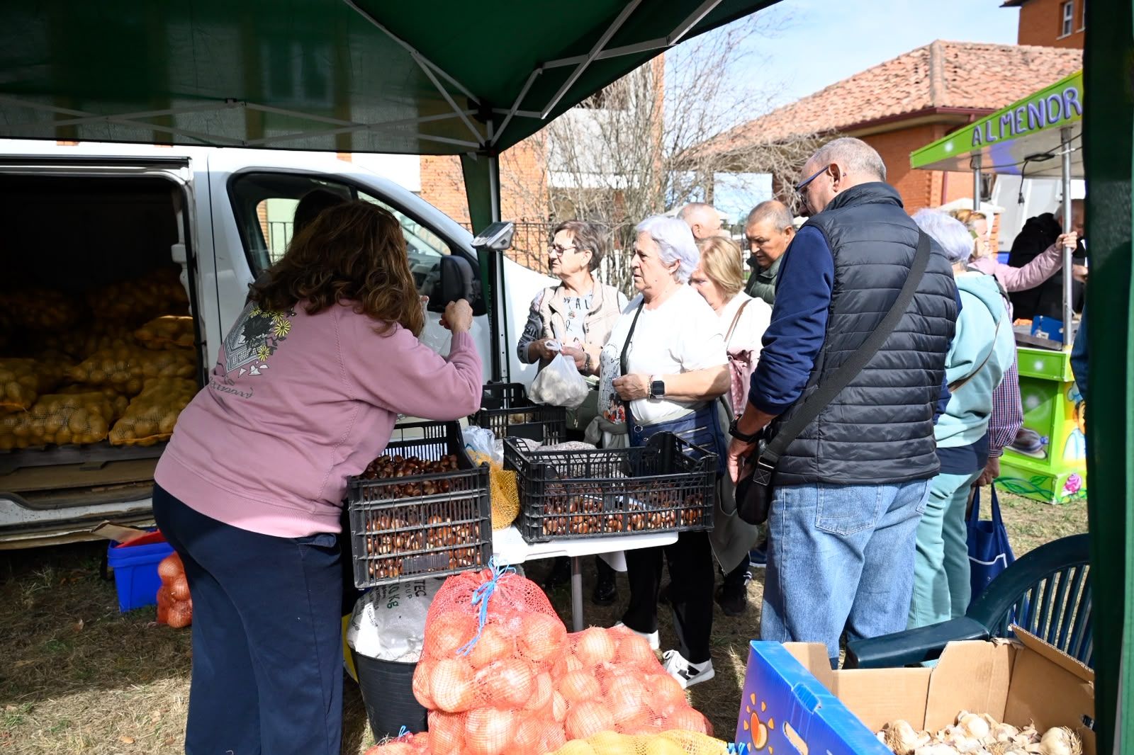 Feria de la Patata de Chozas de Abajo. | SAÚL ARÉN Feria de la Patata de Chozas de Abajo. | SAÚL ARÉN