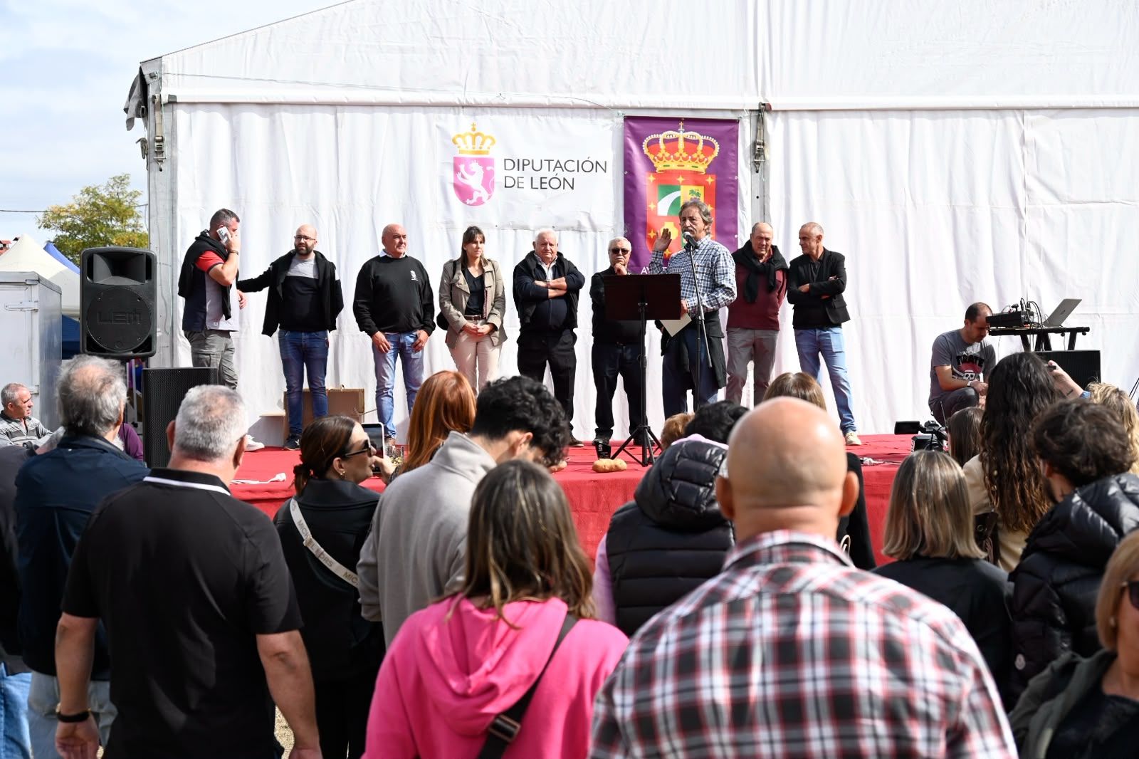 Feria de la Patata de Chozas de Abajo. | SAÚL ARÉN Feria de la Patata de Chozas de Abajo. | SAÚL ARÉN