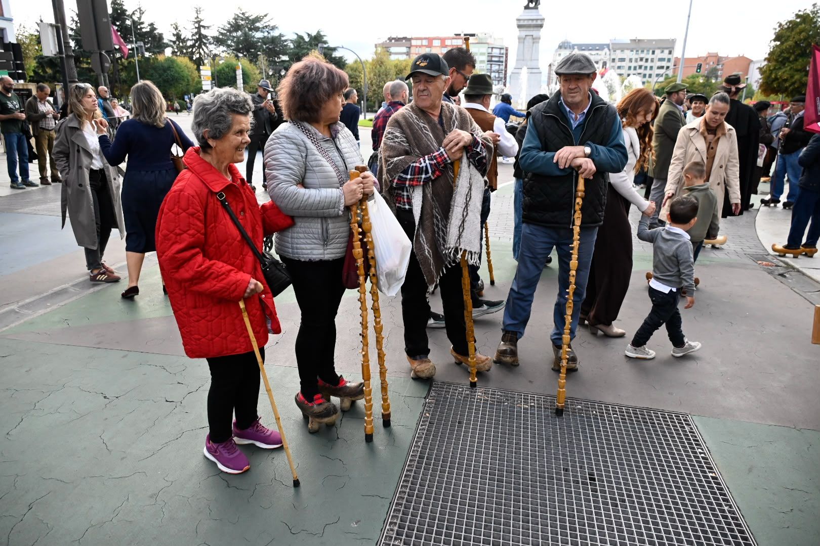 Quinta edición de la Madreñada en León capital. | SAÚL ARÉN Quinta edición de la Madreñada en León capital. | SAÚL ARÉN