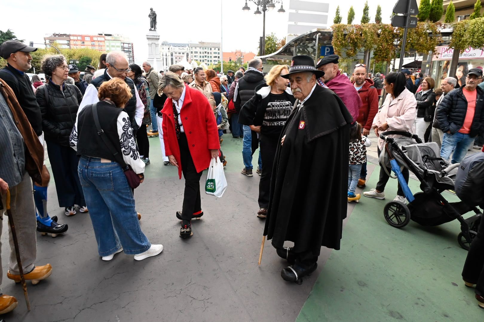 Quinta edición de la Madreñada en León capital. | SAÚL ARÉN Quinta edición de la Madreñada en León capital. | SAÚL ARÉN