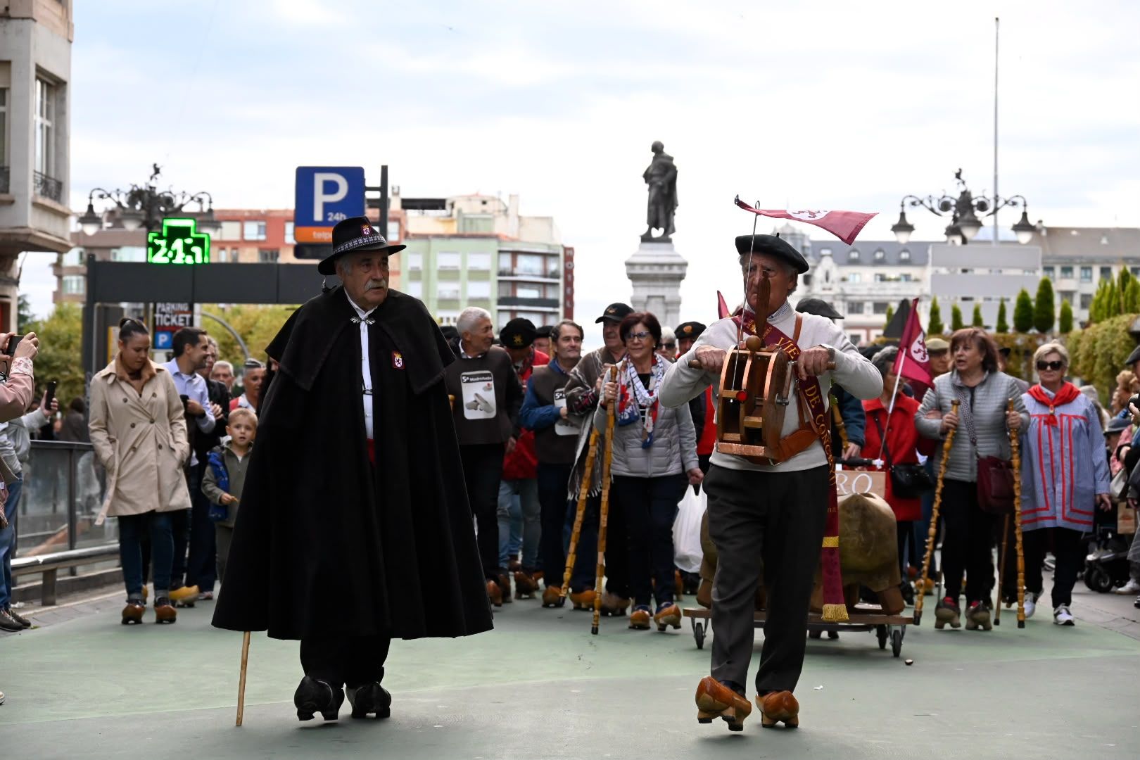 Quinta edición de la Madreñada en León capital. | SAÚL ARÉN Quinta edición de la Madreñada en León capital. | SAÚL ARÉN