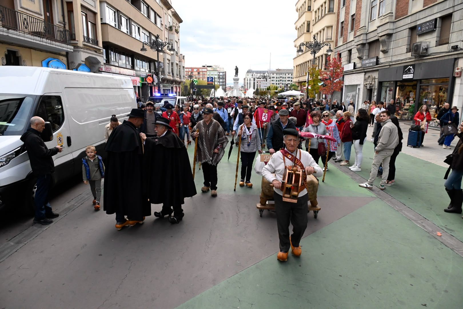 Quinta edición de la Madreñada en León capital. | SAÚL ARÉN Quinta edición de la Madreñada en León capital. | SAÚL ARÉN