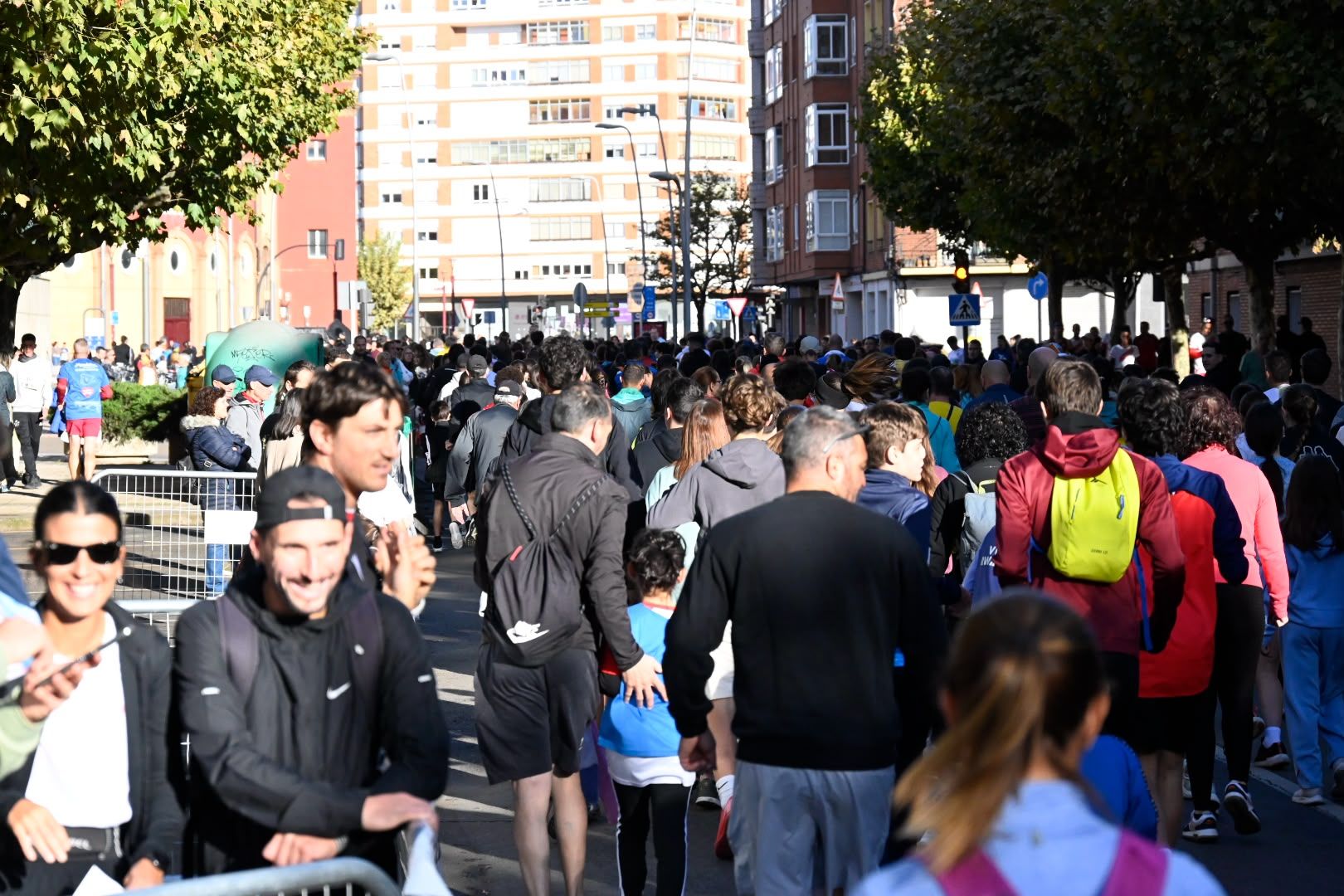 Los 10KM de León llenaron las calles de la capital desde primera hora de la mañana con cerca de 5.000 corredores. SAÚL ARÉN (4)