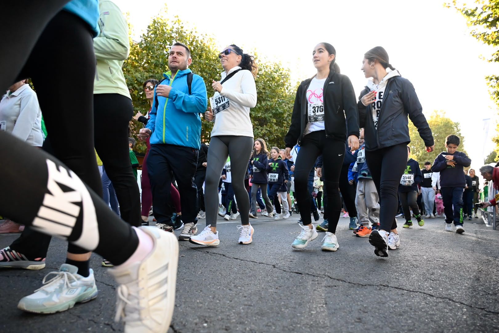 Los 10KM de León llenaron las calles de la capital desde primera hora de la mañana con cerca de 5.000 corredores. SAÚL ARÉN (5)