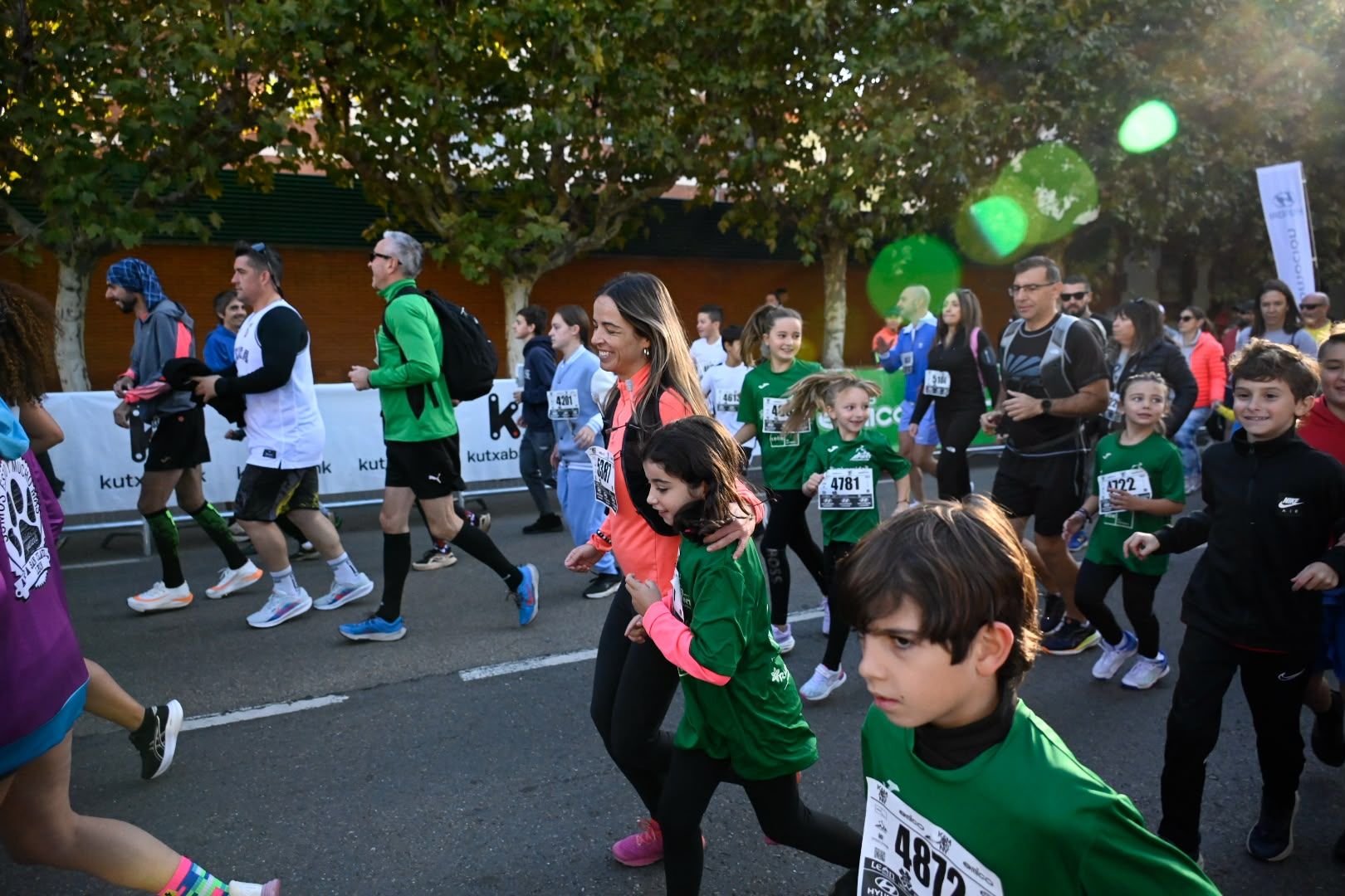 Los 10KM de León llenaron las calles de la capital desde primera hora de la mañana con cerca de 5.000 corredores. SAÚL ARÉN (6)