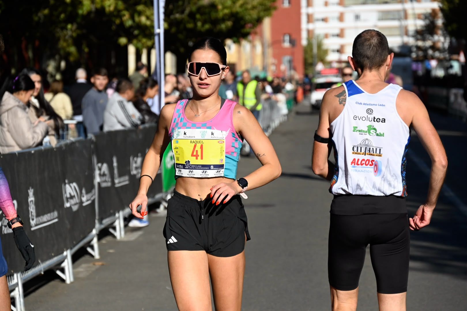 Los 10KM de León llenaron las calles de la capital desde primera hora de la mañana con cerca de 5.000 corredores. SAÚL ARÉN (40)