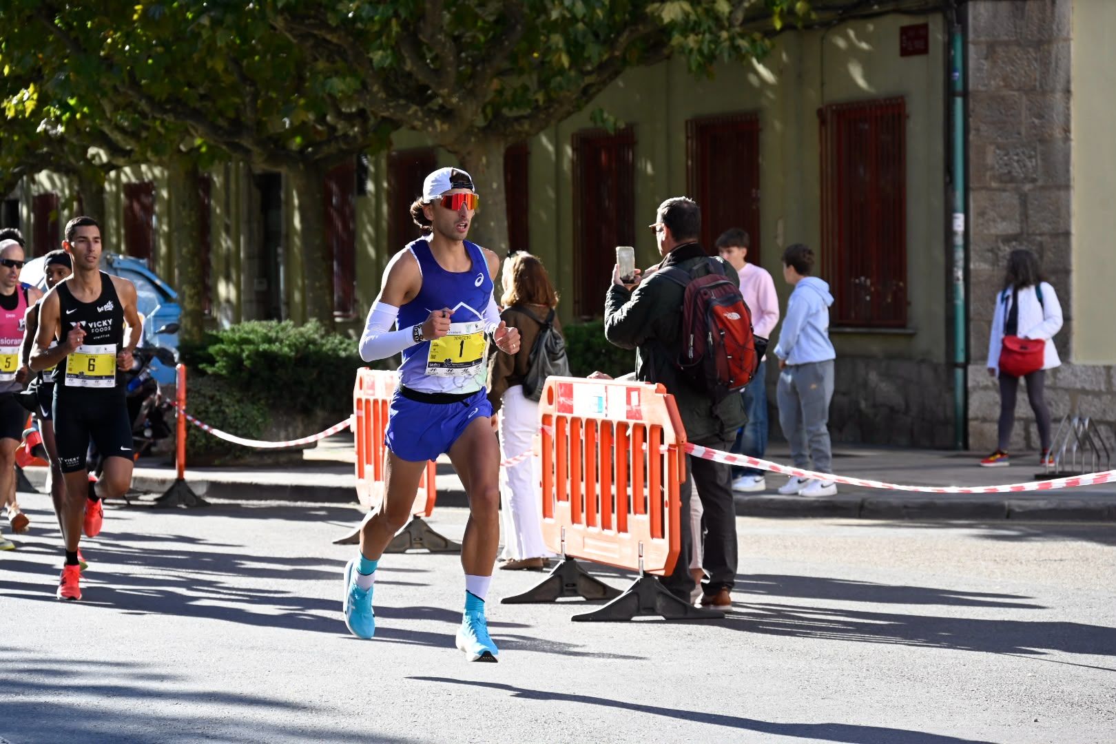 Los 10KM de León llenaron las calles de la capital desde primera hora de la mañana con cerca de 5.000 corredores. SAÚL ARÉN (44)