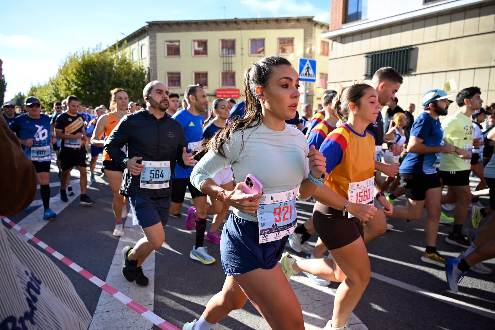 Los 10KM de León llenaron las calles de la capital desde primera hora de la mañana con cerca de 5.000 corredores. SAÚL ARÉN (58)