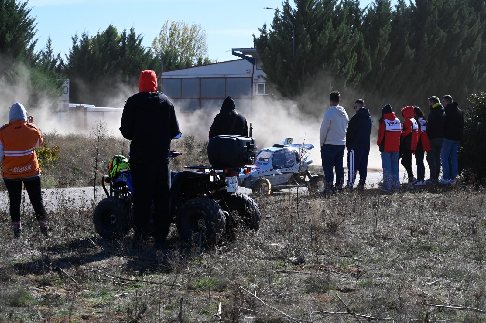 Uno de los momentos del Rallysprint de Tierra Tierras Bañezanas donde el oro fue para el asturiano Christian Gil. SAÚL ARÉN (8) Uno de los momentos del Rallysprint de Tierra Tierras Bañezanas donde el oro fue para el asturiano Christian Gil. SAÚL ARÉN (8)